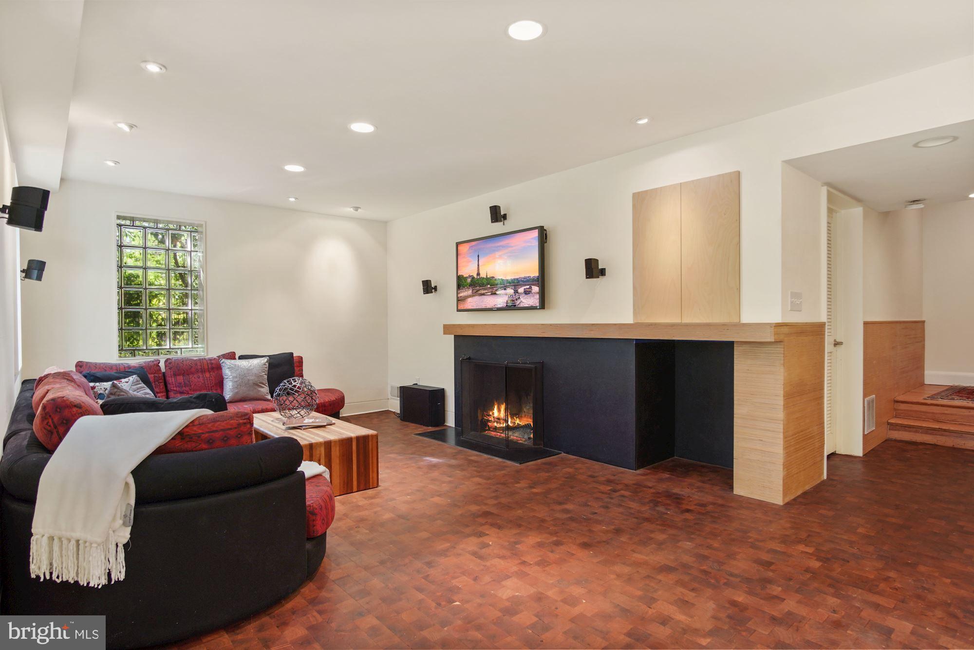 WESTMORELAND HILLS - Residential