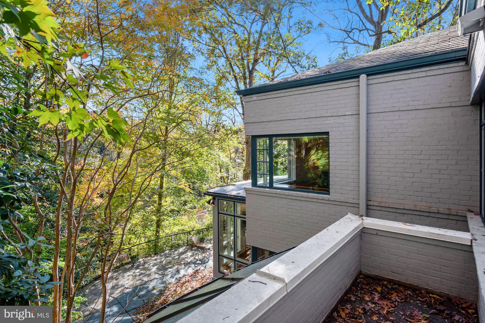 WESTMORELAND HILLS - Residential