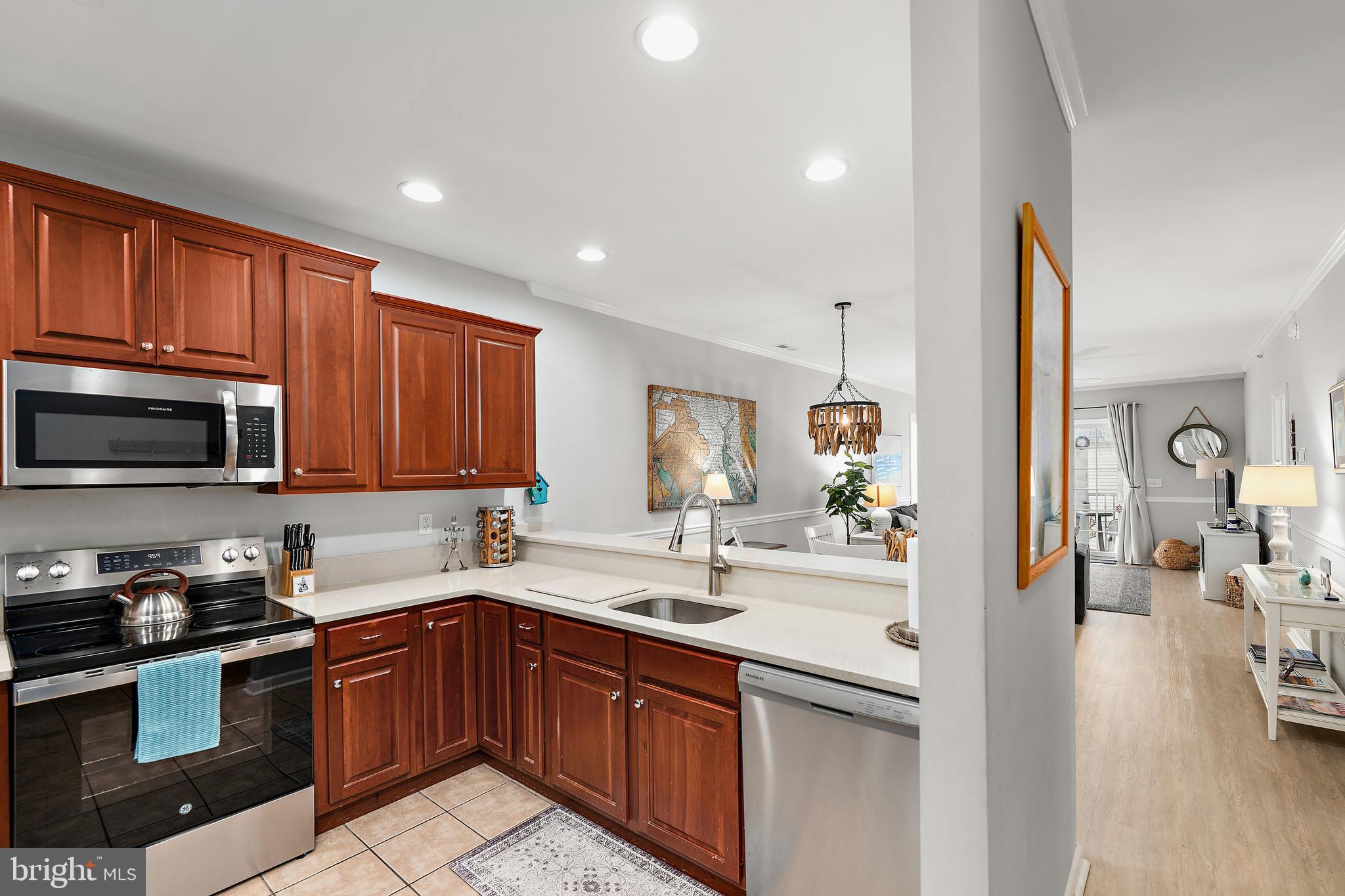 THE TIDES - Residential