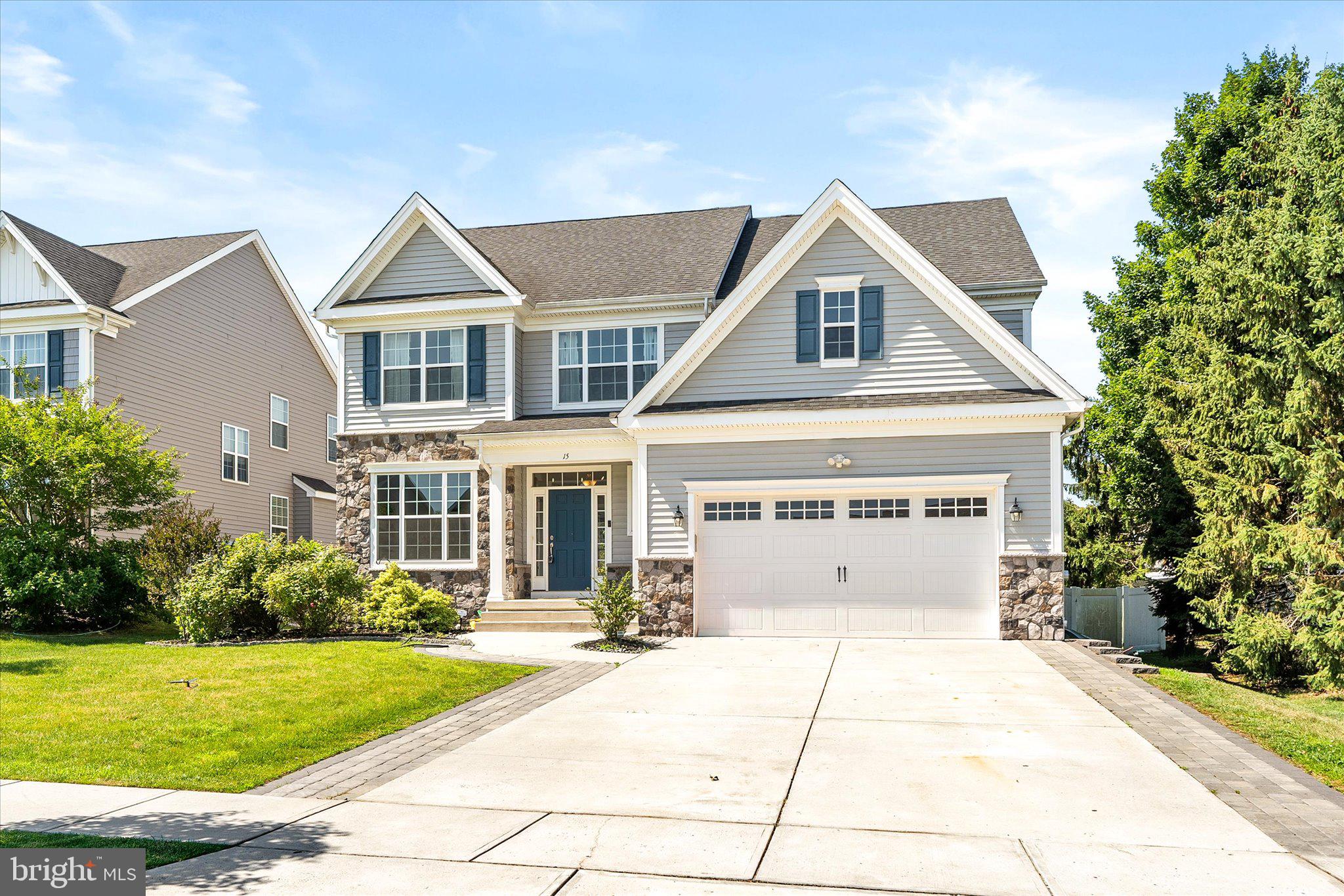 15 MELVILLE COURT