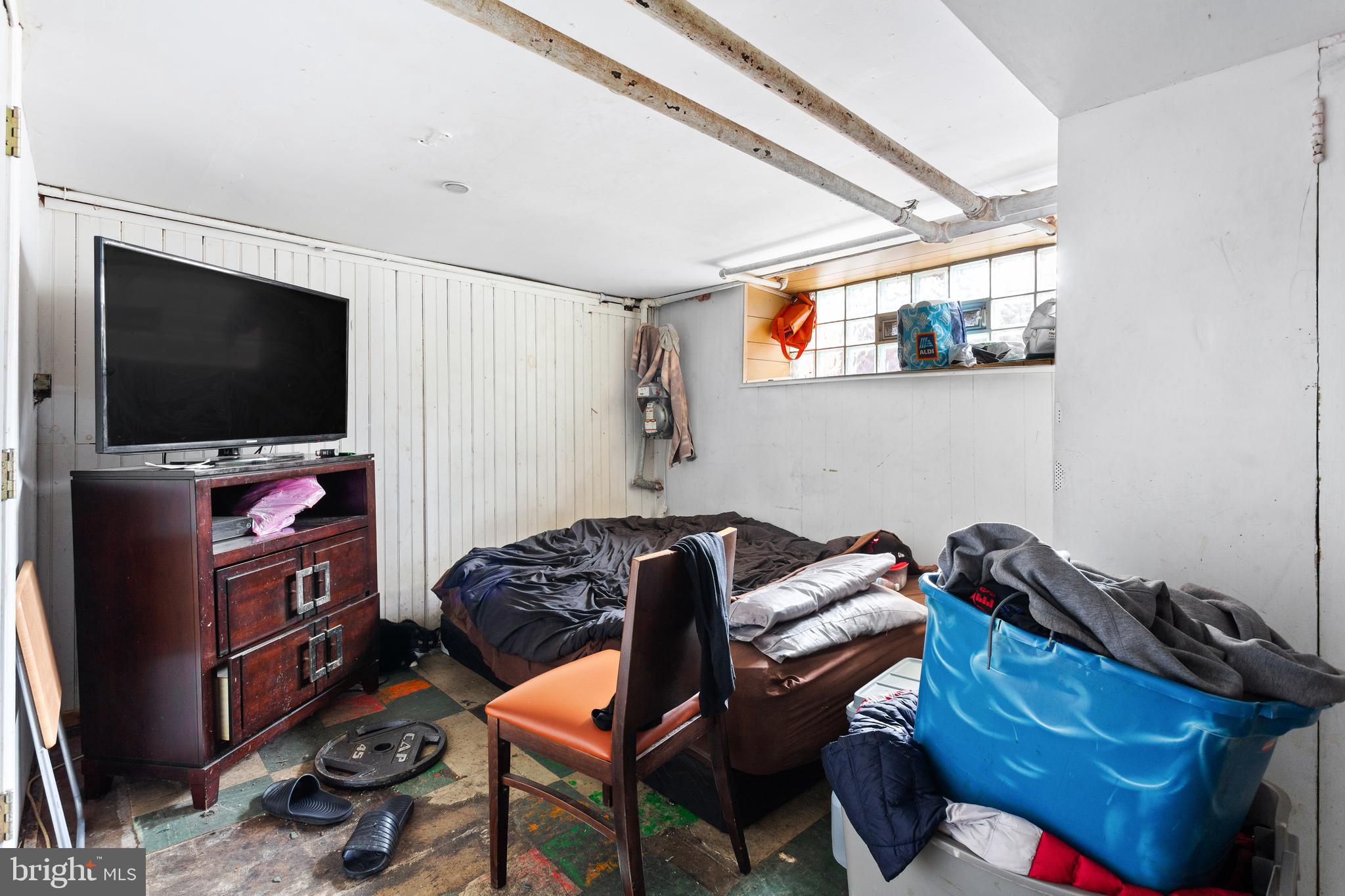 OXFORD CIRCLE - Residential