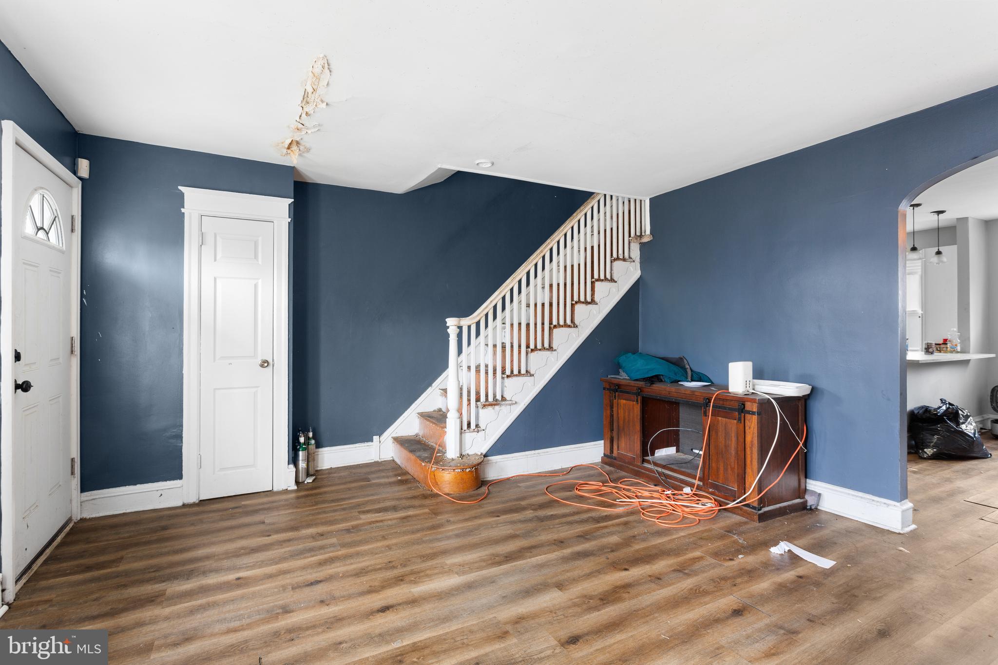 OXFORD CIRCLE - Residential