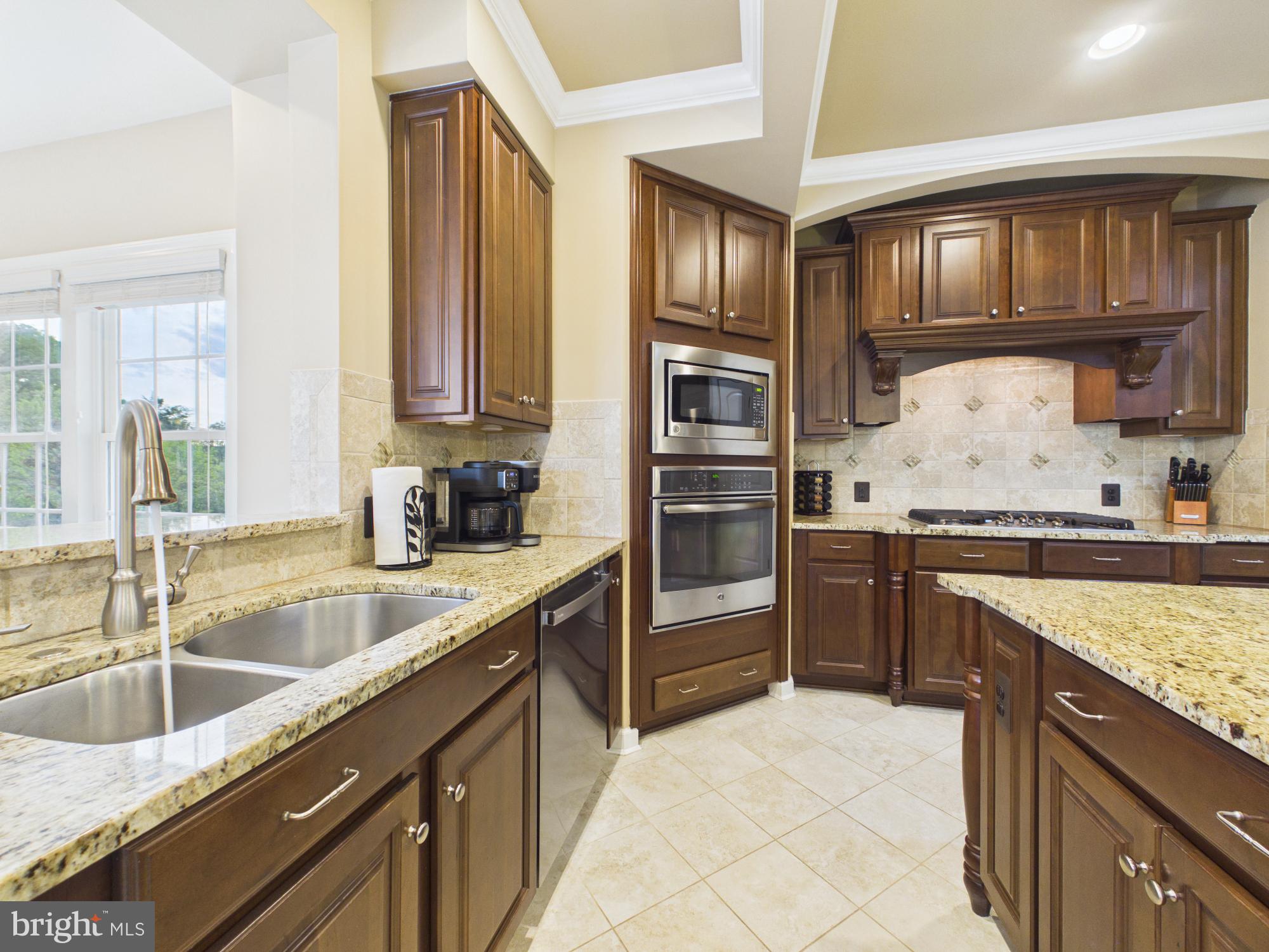 DAWSON'S CORNER - Residential