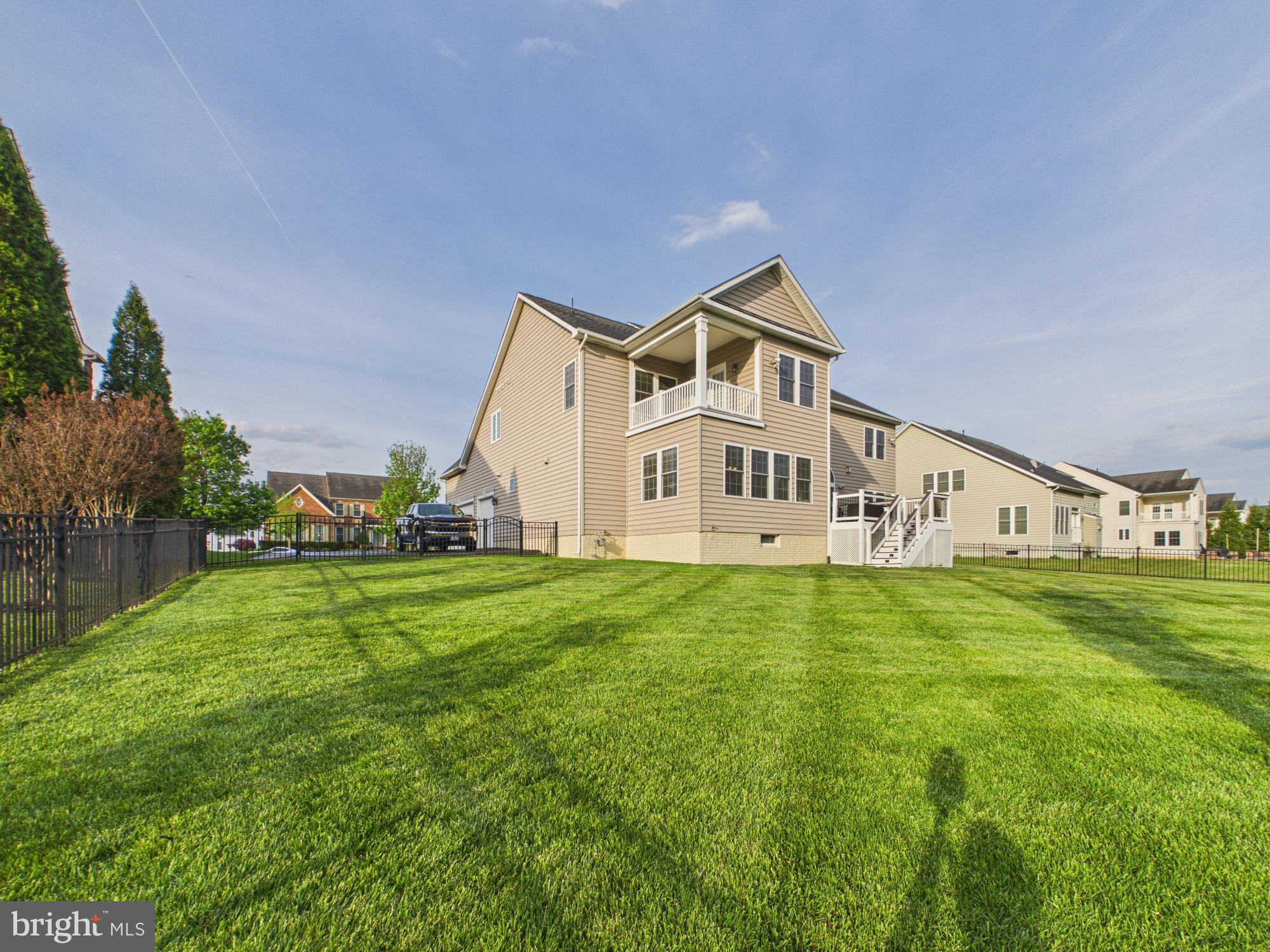 DAWSON'S CORNER - Residential