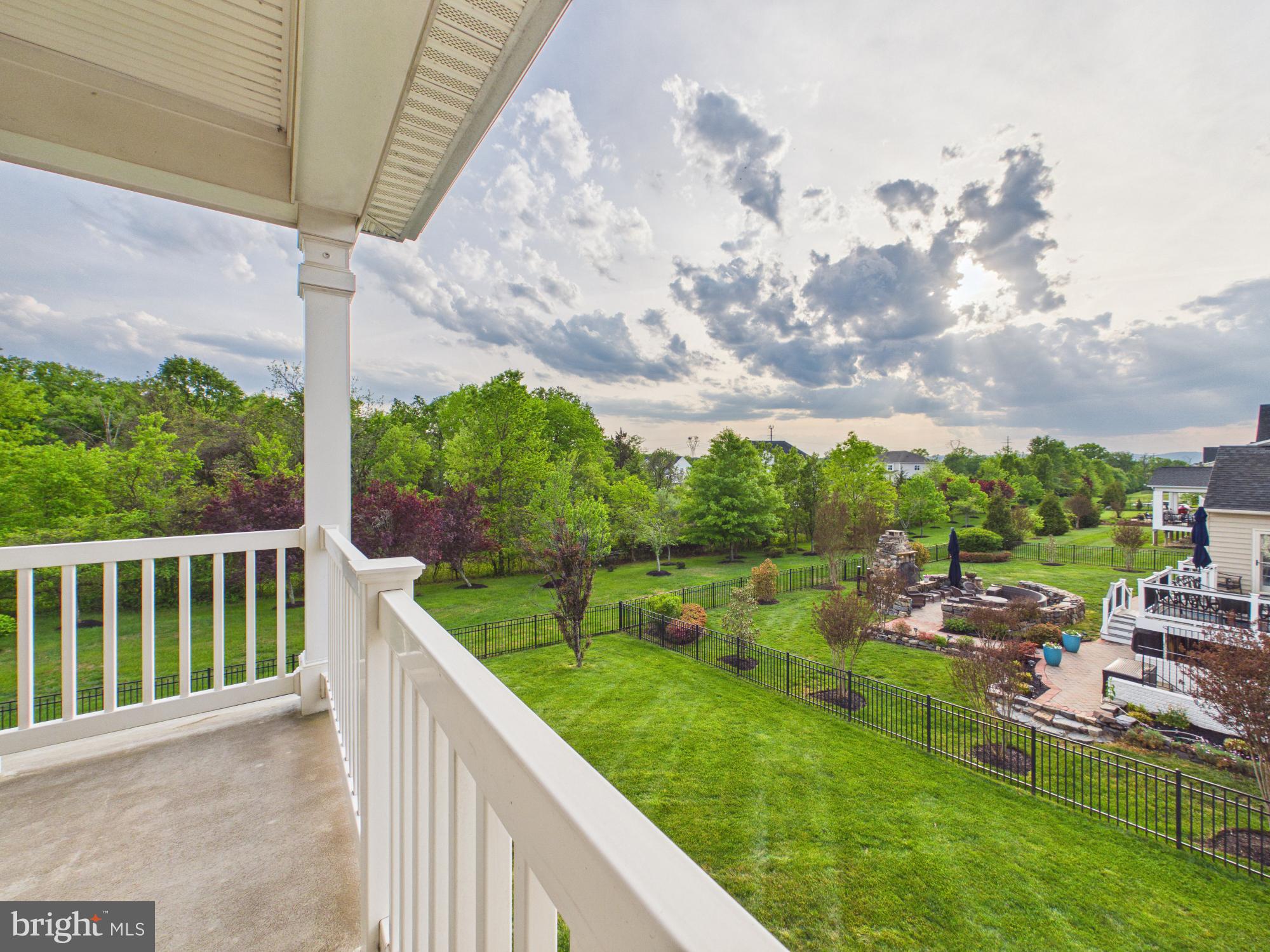 DAWSON'S CORNER - Residential