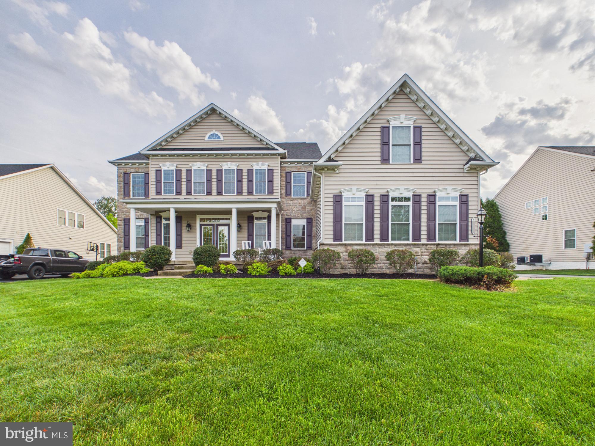 DAWSON'S CORNER - Residential