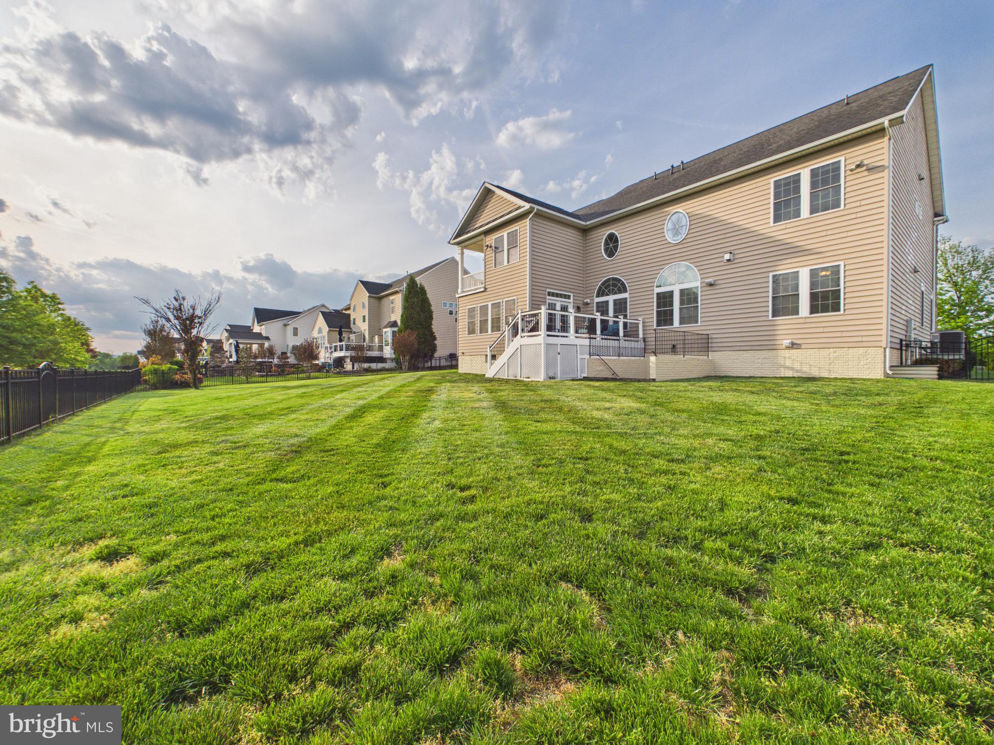 DAWSON'S CORNER - Residential