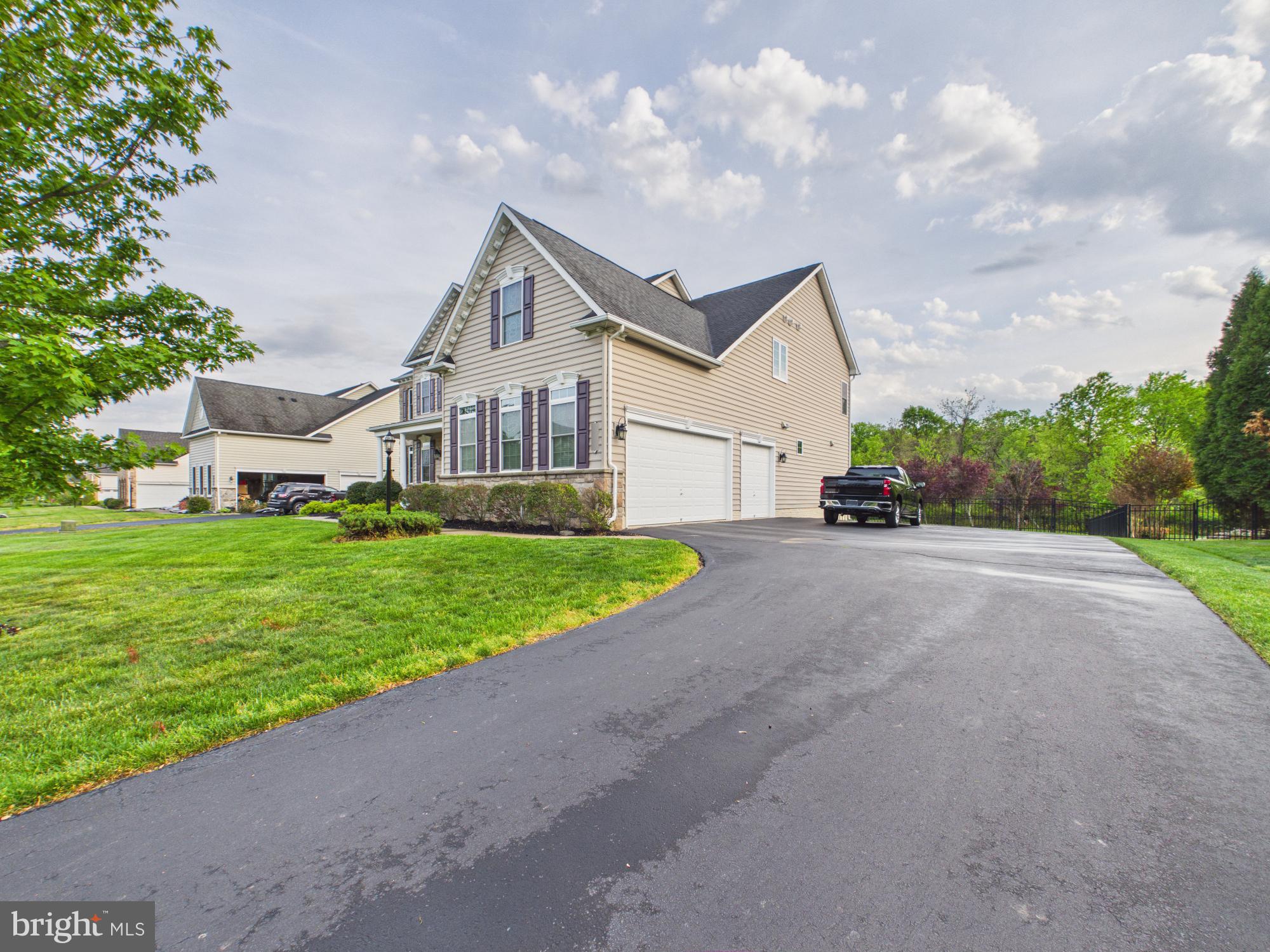 DAWSON'S CORNER - Residential