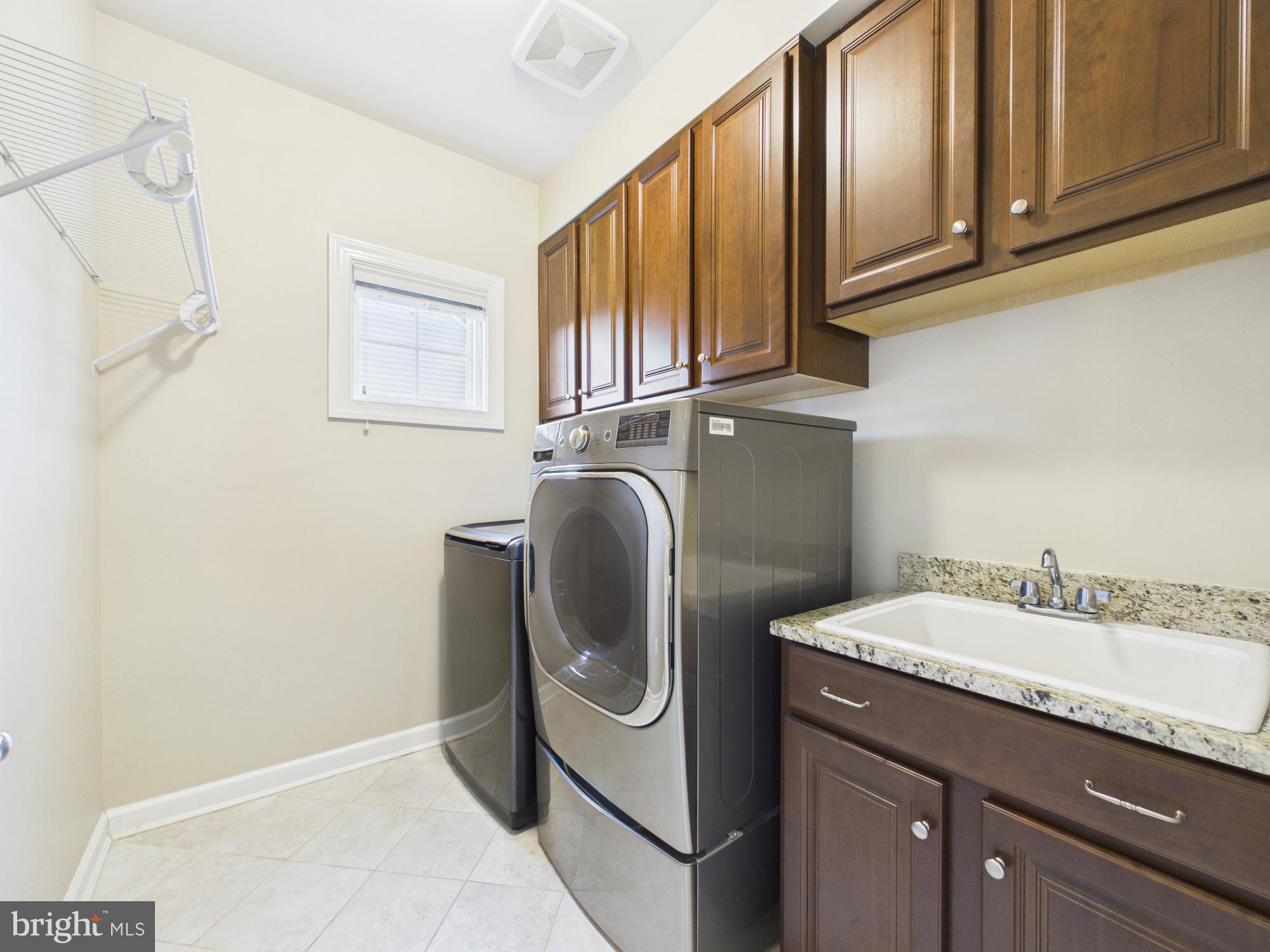DAWSON'S CORNER - Residential