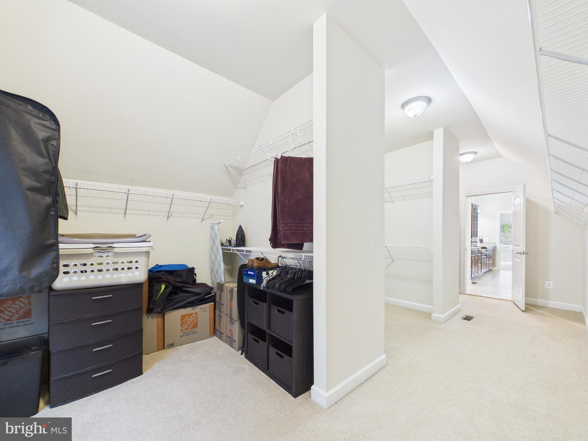 DAWSON'S CORNER - Residential