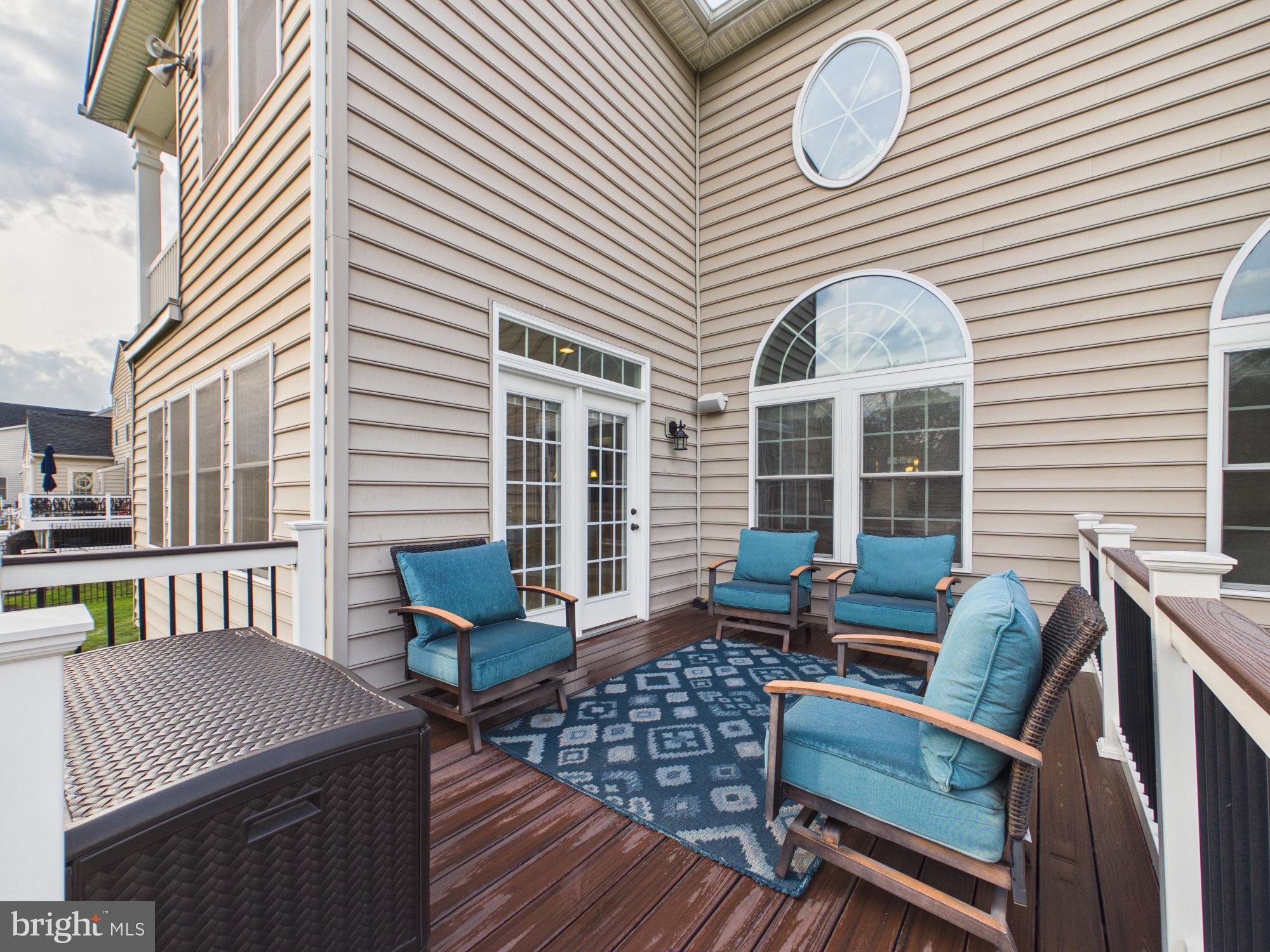 DAWSON'S CORNER - Residential
