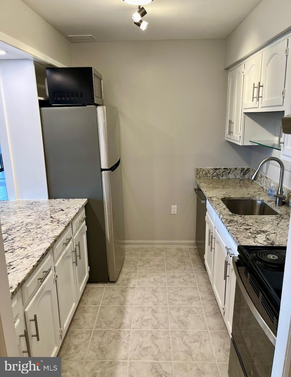 1301 N COURTHOUSE ROAD 1711