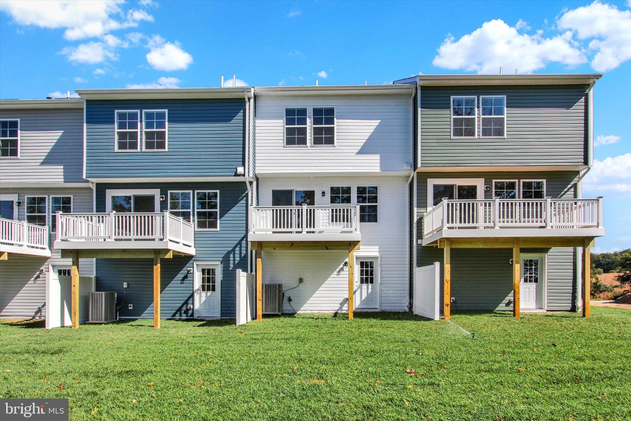 HOMESTEAD ACRES - Residential Lease