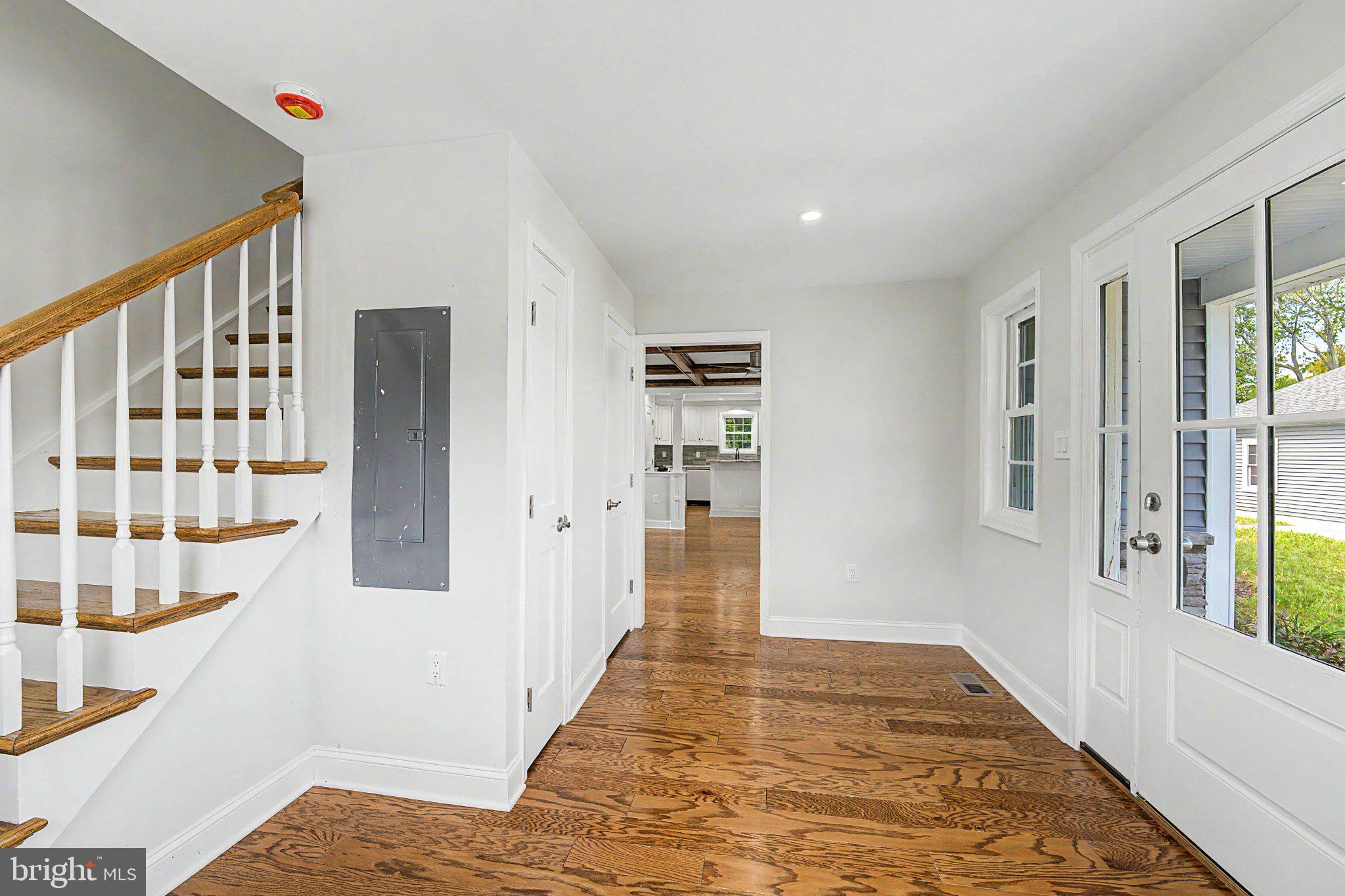 4 S MAPLE AVENUE