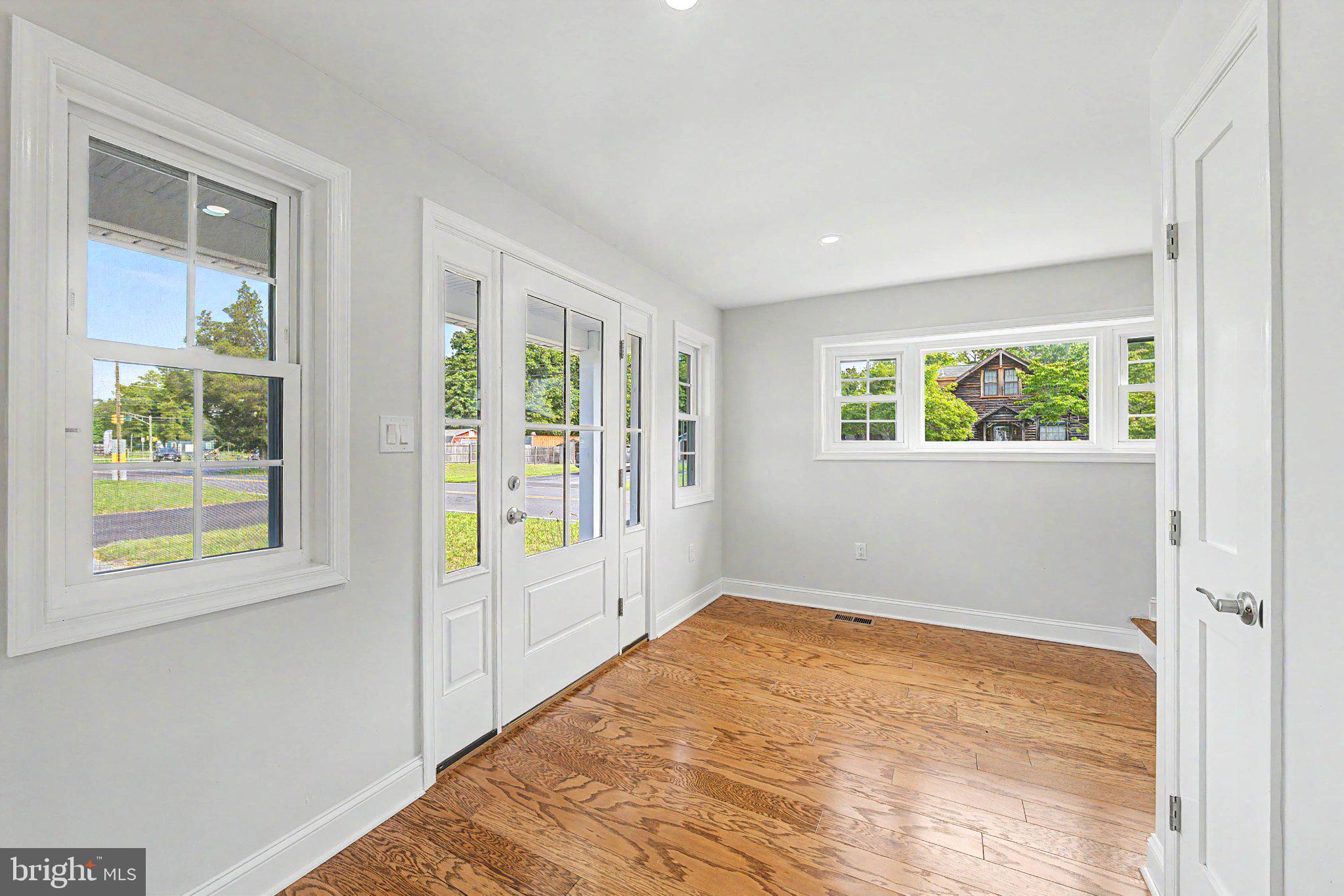 4 S MAPLE AVENUE