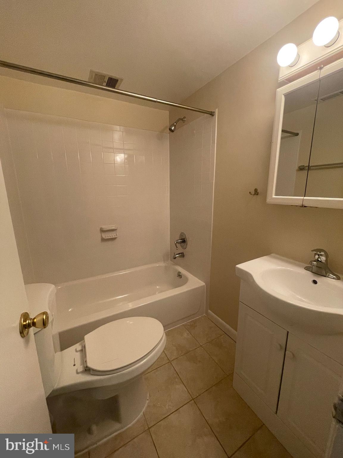 SOUTHRIDGE - Residential Lease