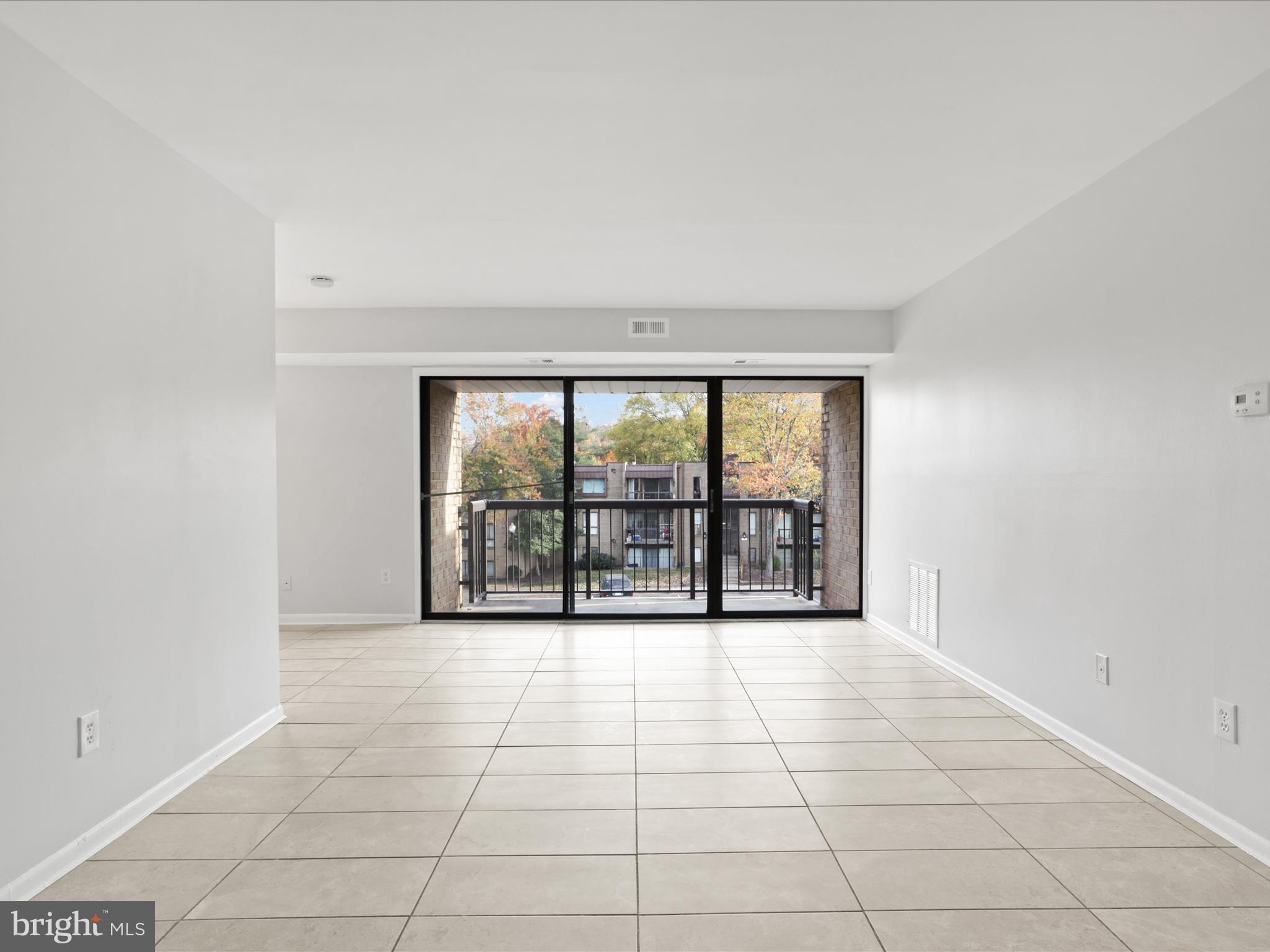 SUMMERTREE CONDO APTS - Residential