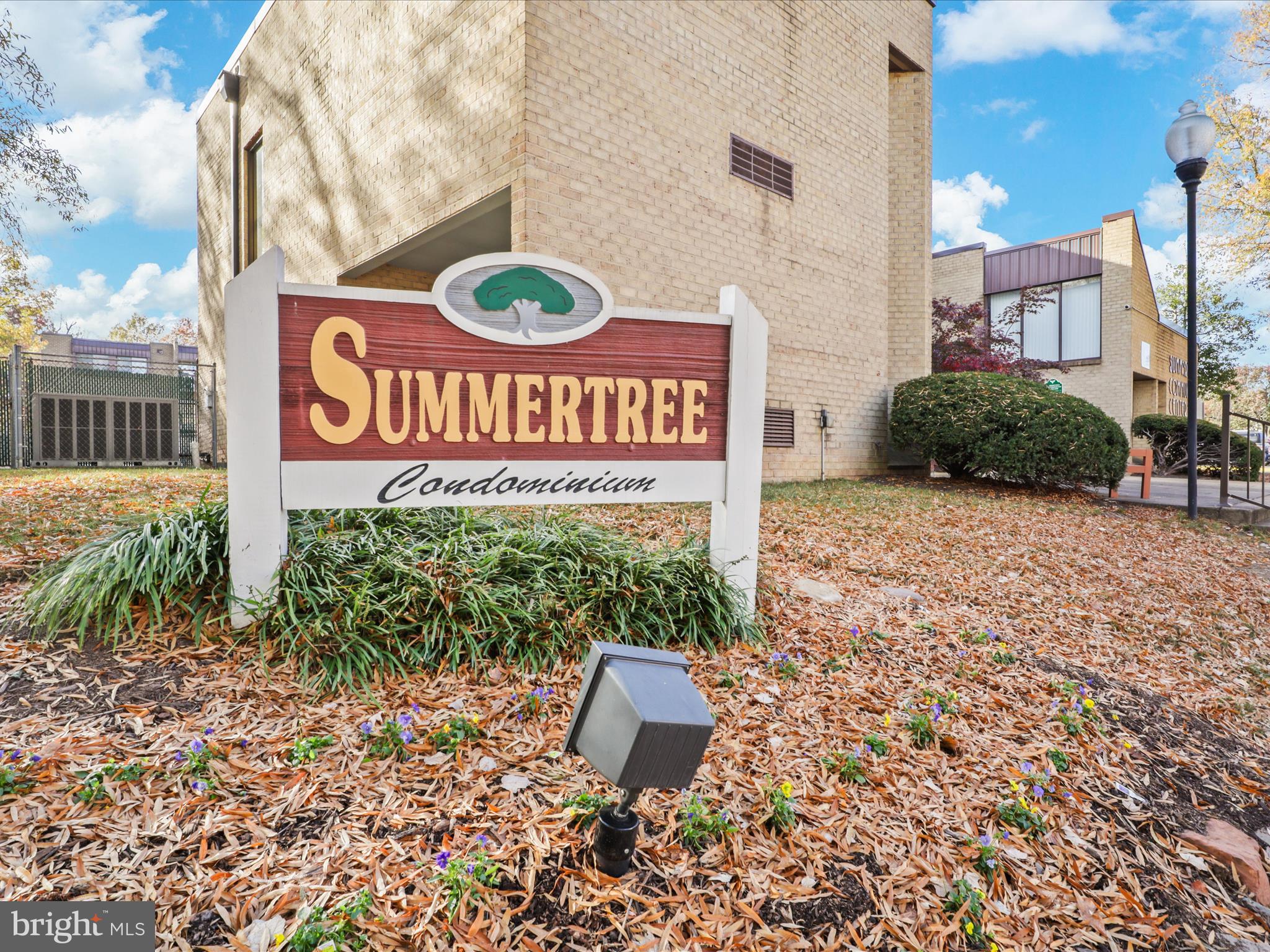 SUMMERTREE CONDO APTS - Residential