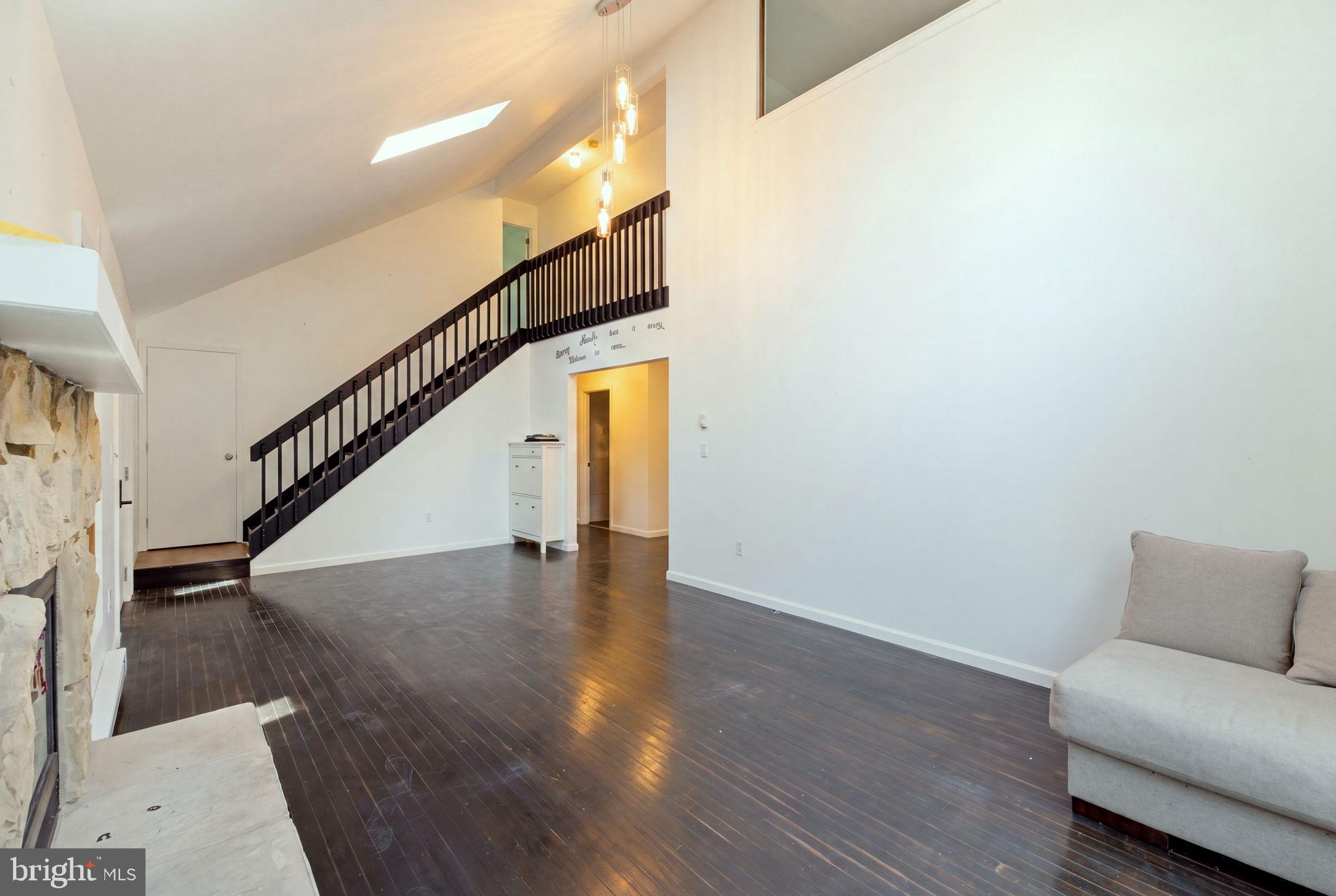 1076 LANCASTER DR.