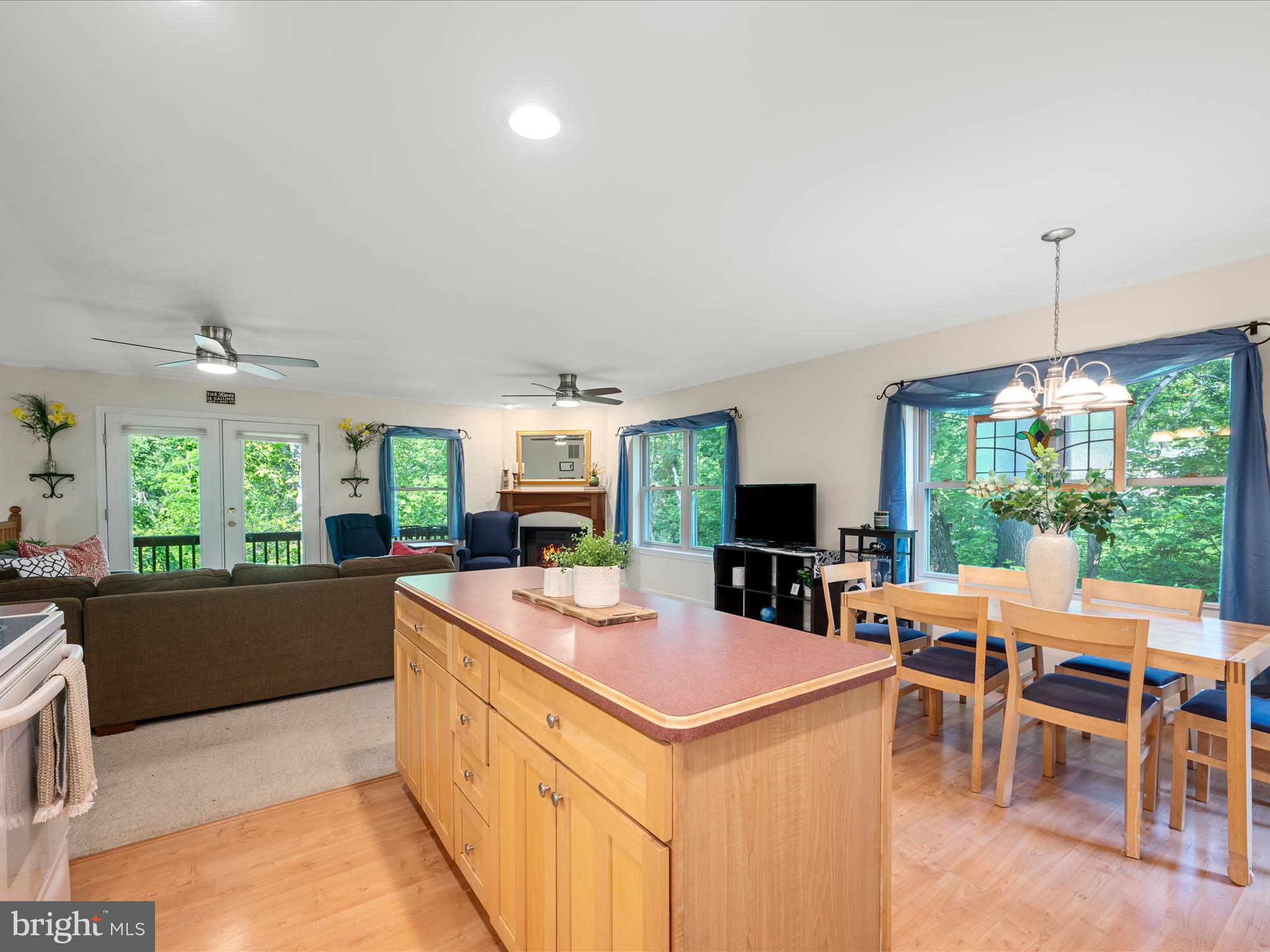 RIVERSIDE - Residential