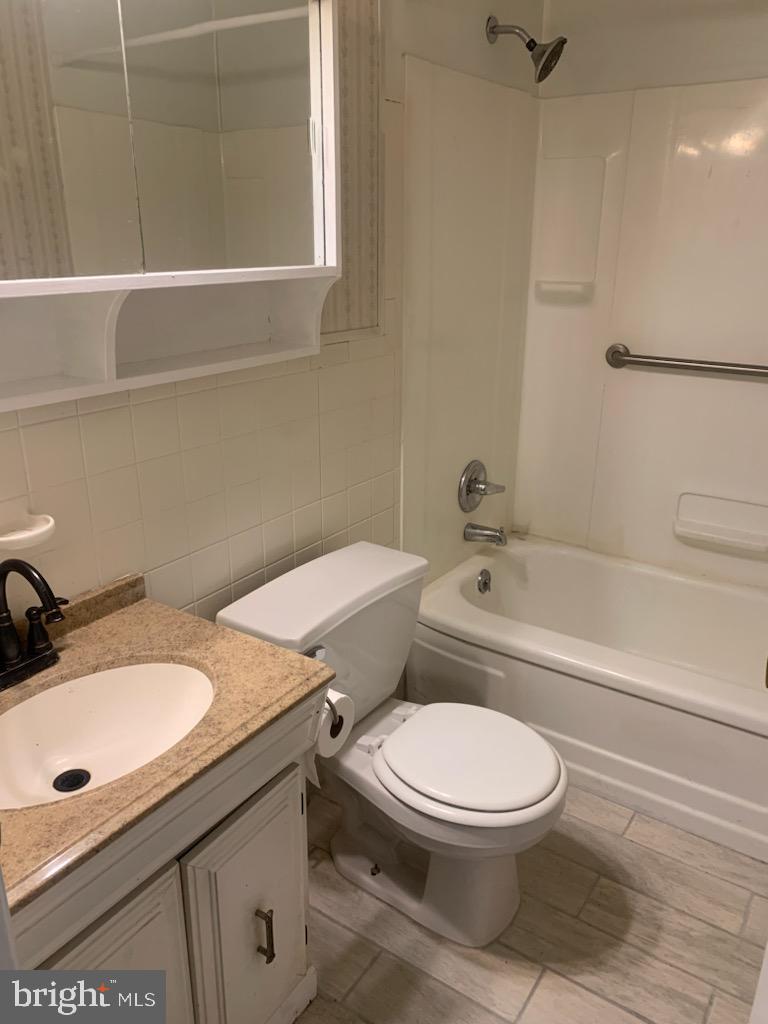 MEADOWBROOK - Residential Lease