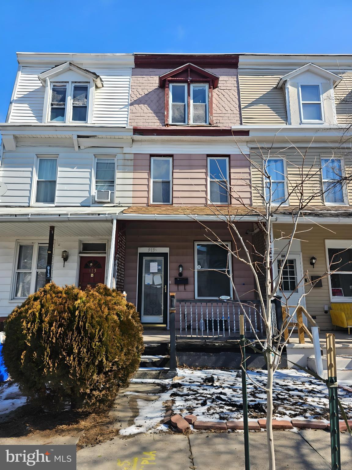 Discover the perfect opportunity to own this inviting single-family home in the heart of Harrisburg. This home features 4 spacious bedrooms, 1 full bathroom and a functional layout with 2nd-floor laundry for added convenience. Enjoy the practicality of a mudroom, off-street parking, and a welcoming front porch, perfect for relaxing. A full basement provides ample storage or potential for additional living space.
This home is ready for its next owner to add personal touches and make it their own! Schedule your private showing today!
