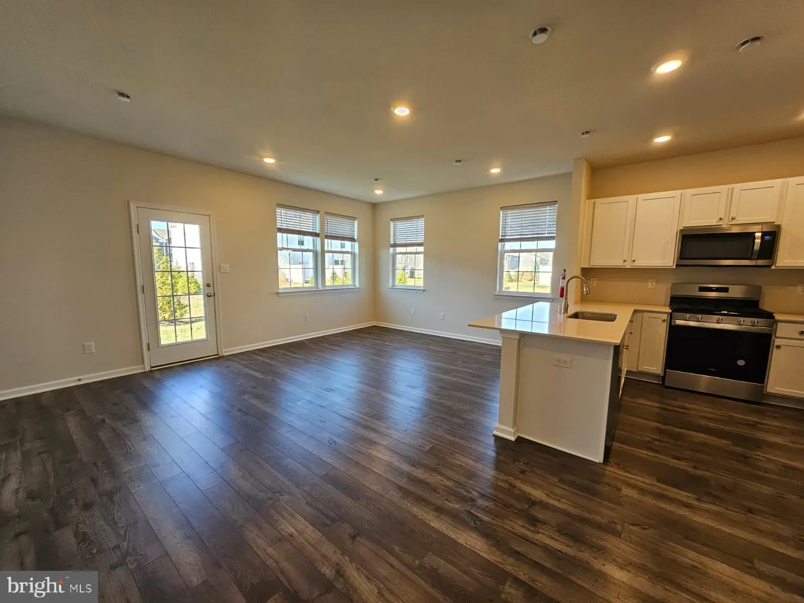 Westampton, New Jersey 08060, United States, 3 Bedrooms Bedrooms, ,3 BathroomsBathrooms,Residential,Pending,29886