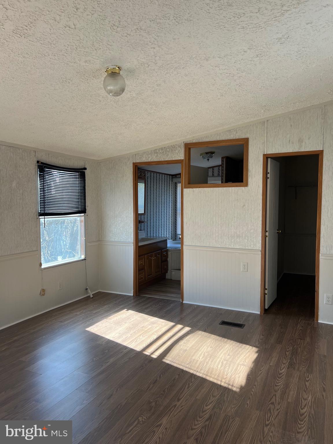 CEDARHURST ACRES - Residential