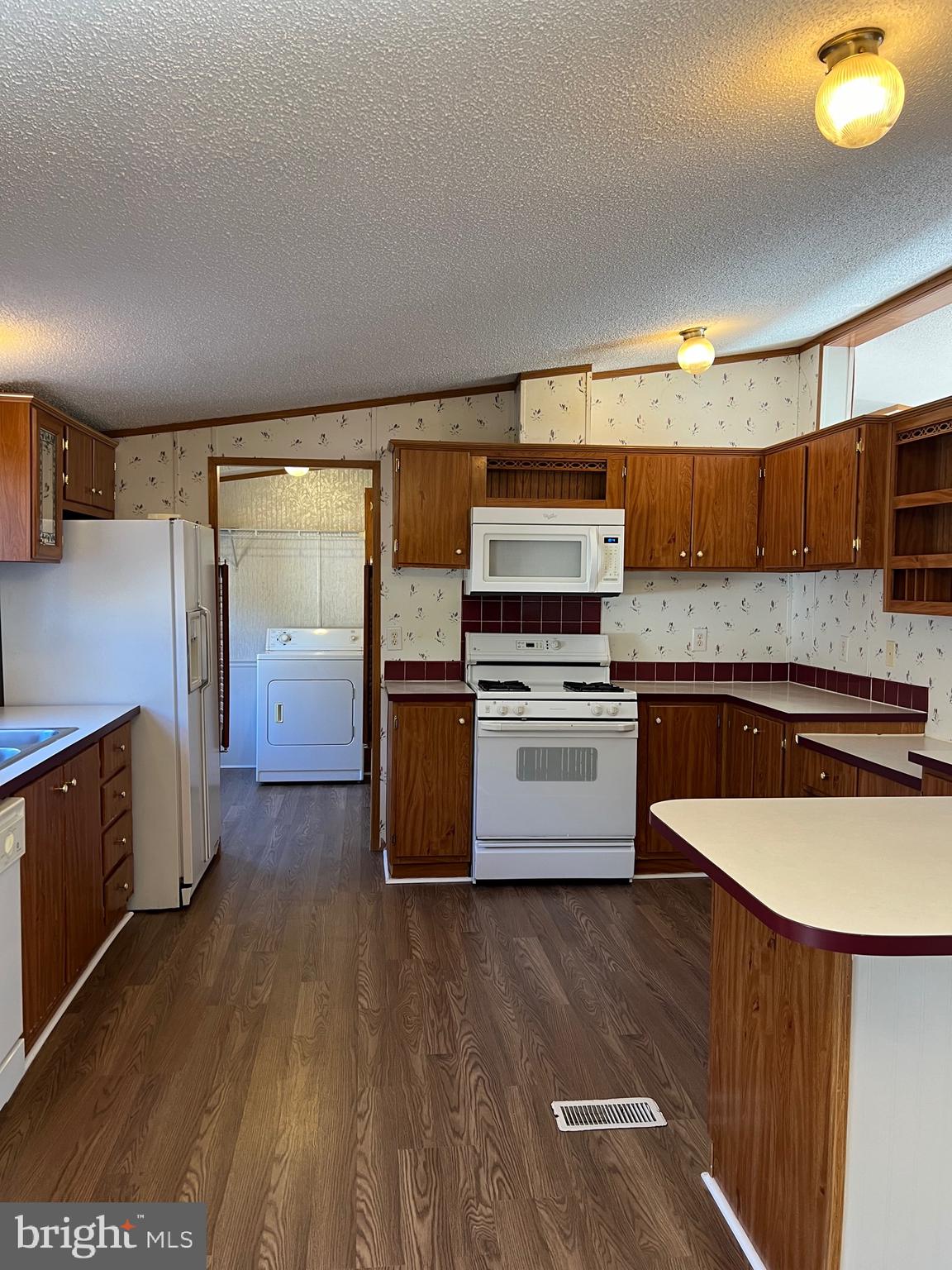 CEDARHURST ACRES - Residential