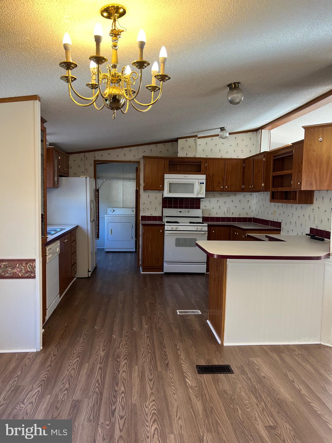 CEDARHURST ACRES - Residential