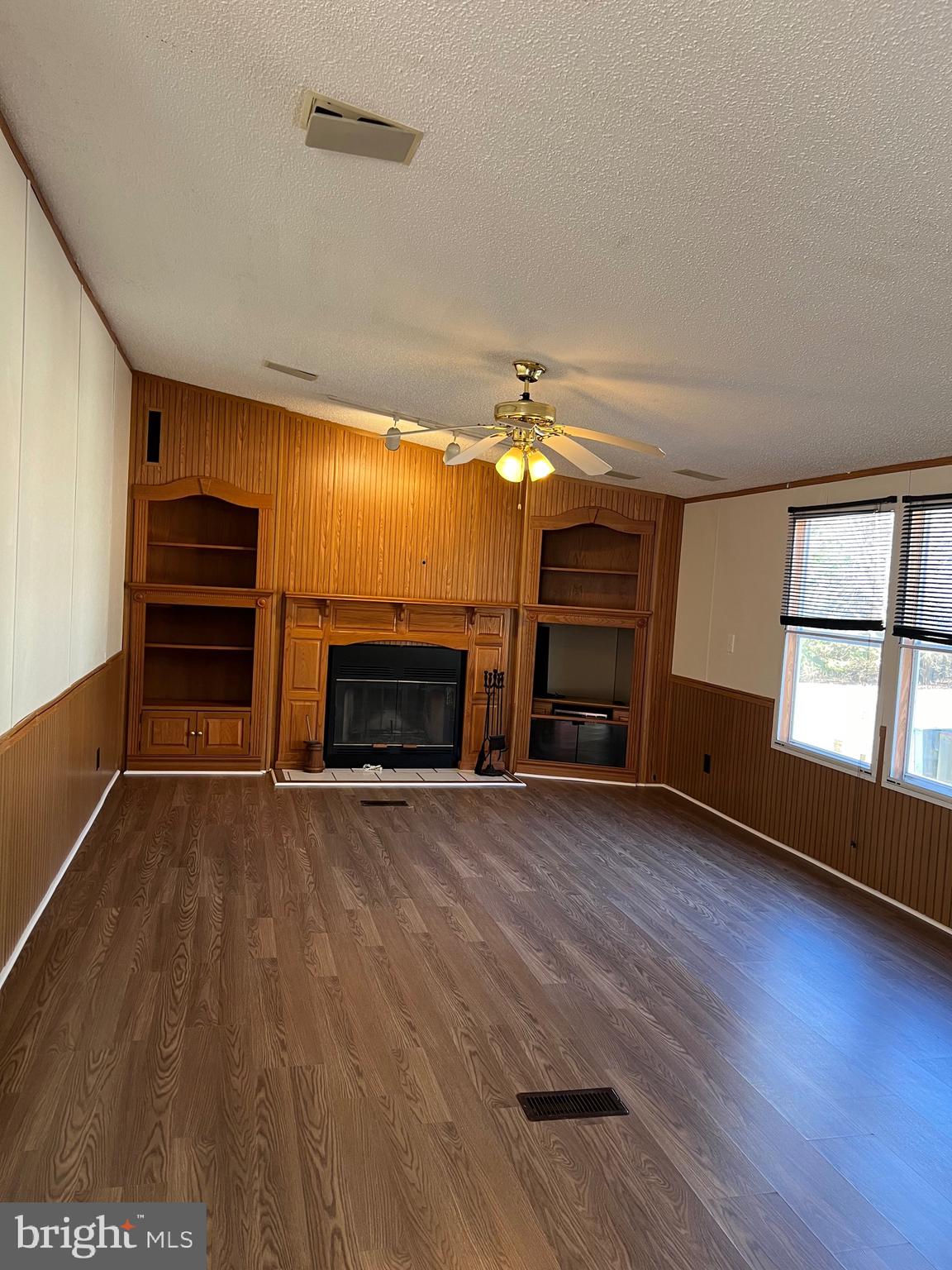 CEDARHURST ACRES - Residential