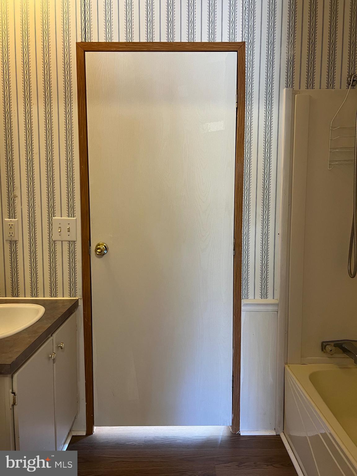 CEDARHURST ACRES - Residential