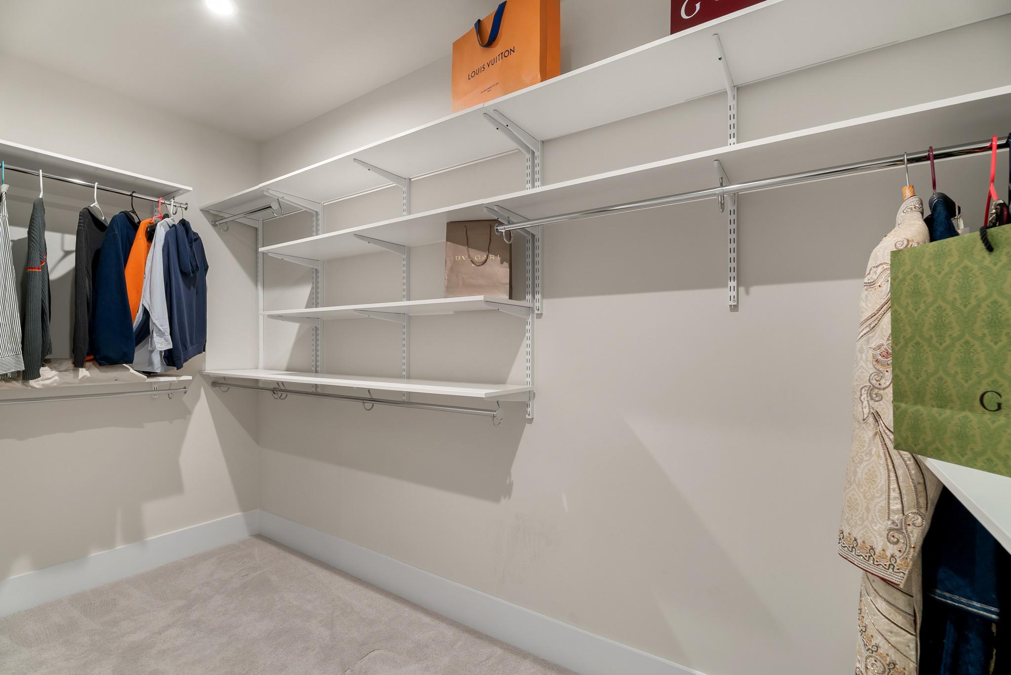 NORTH POTOMAC - Residential