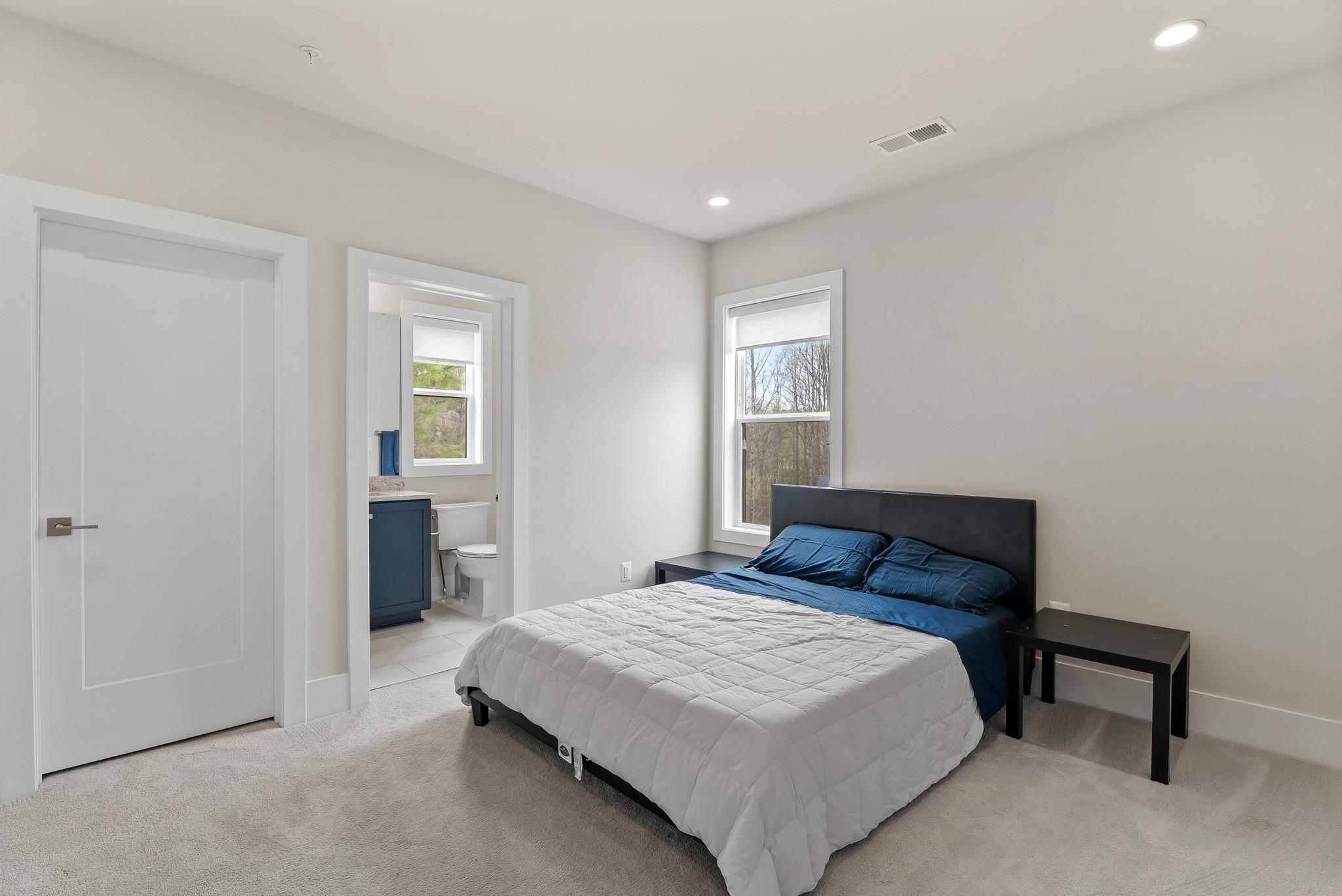 NORTH POTOMAC - Residential