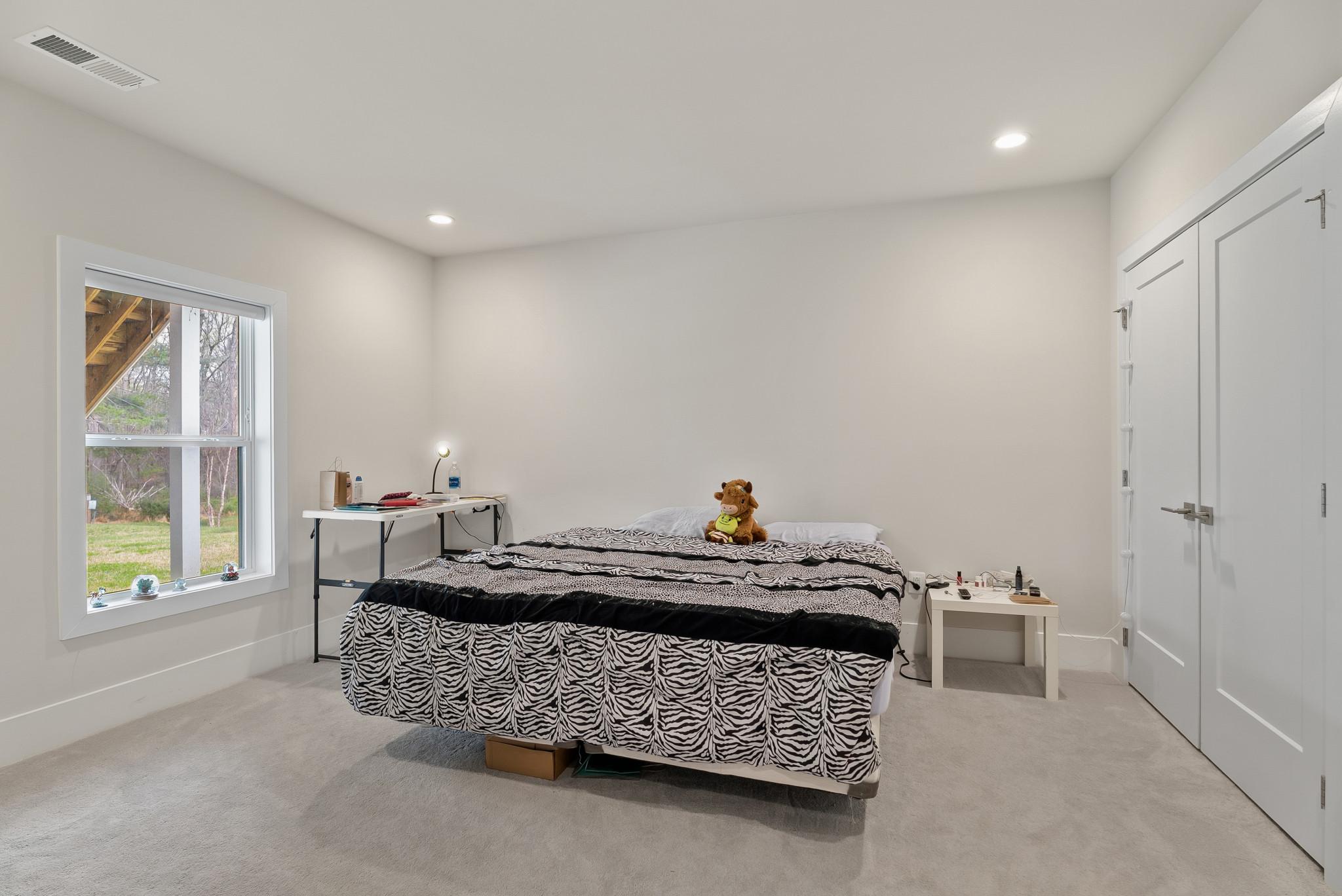 NORTH POTOMAC - Residential