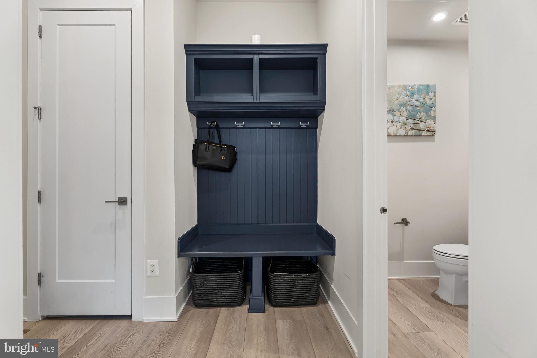 NORTH POTOMAC - Residential