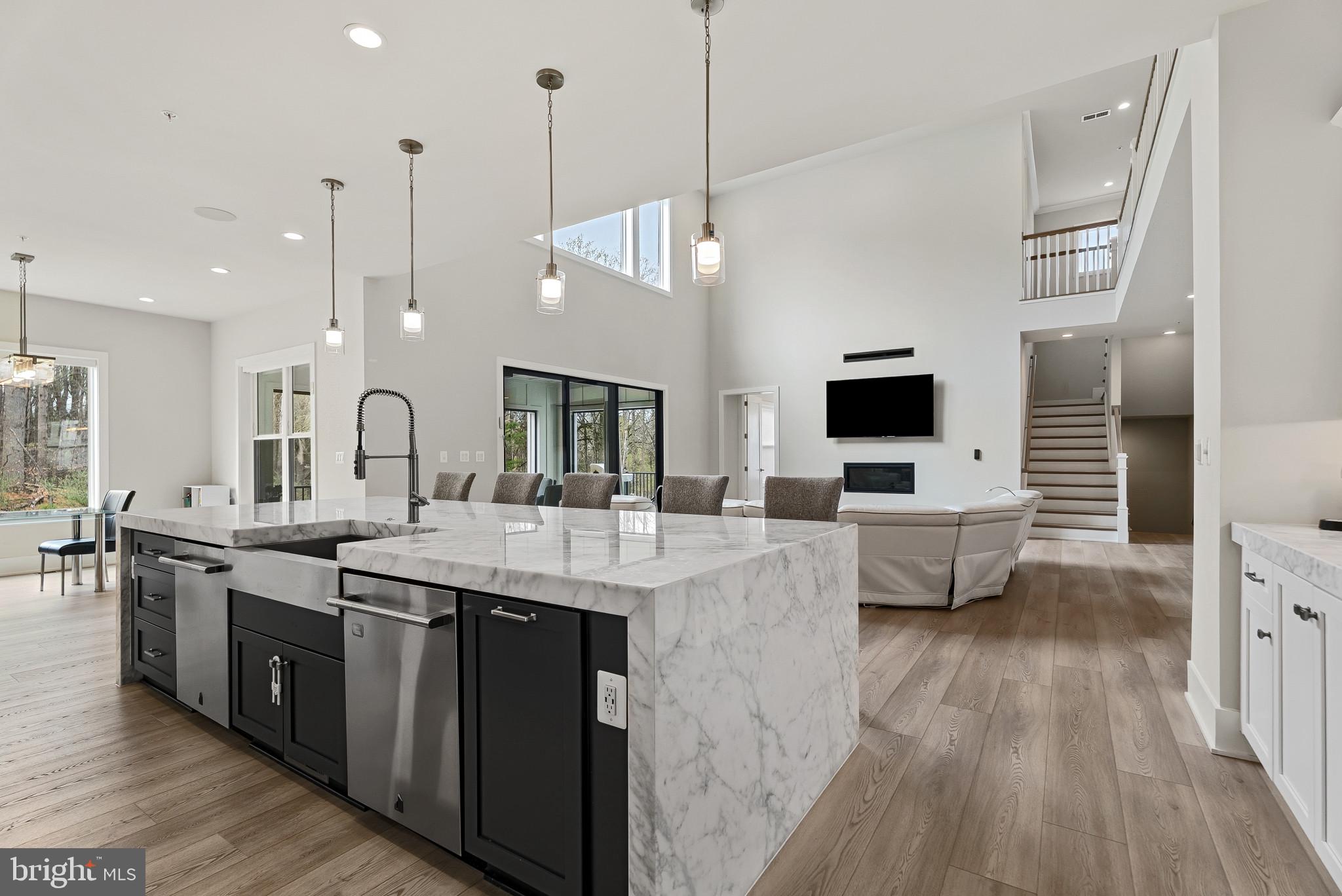 NORTH POTOMAC - Residential