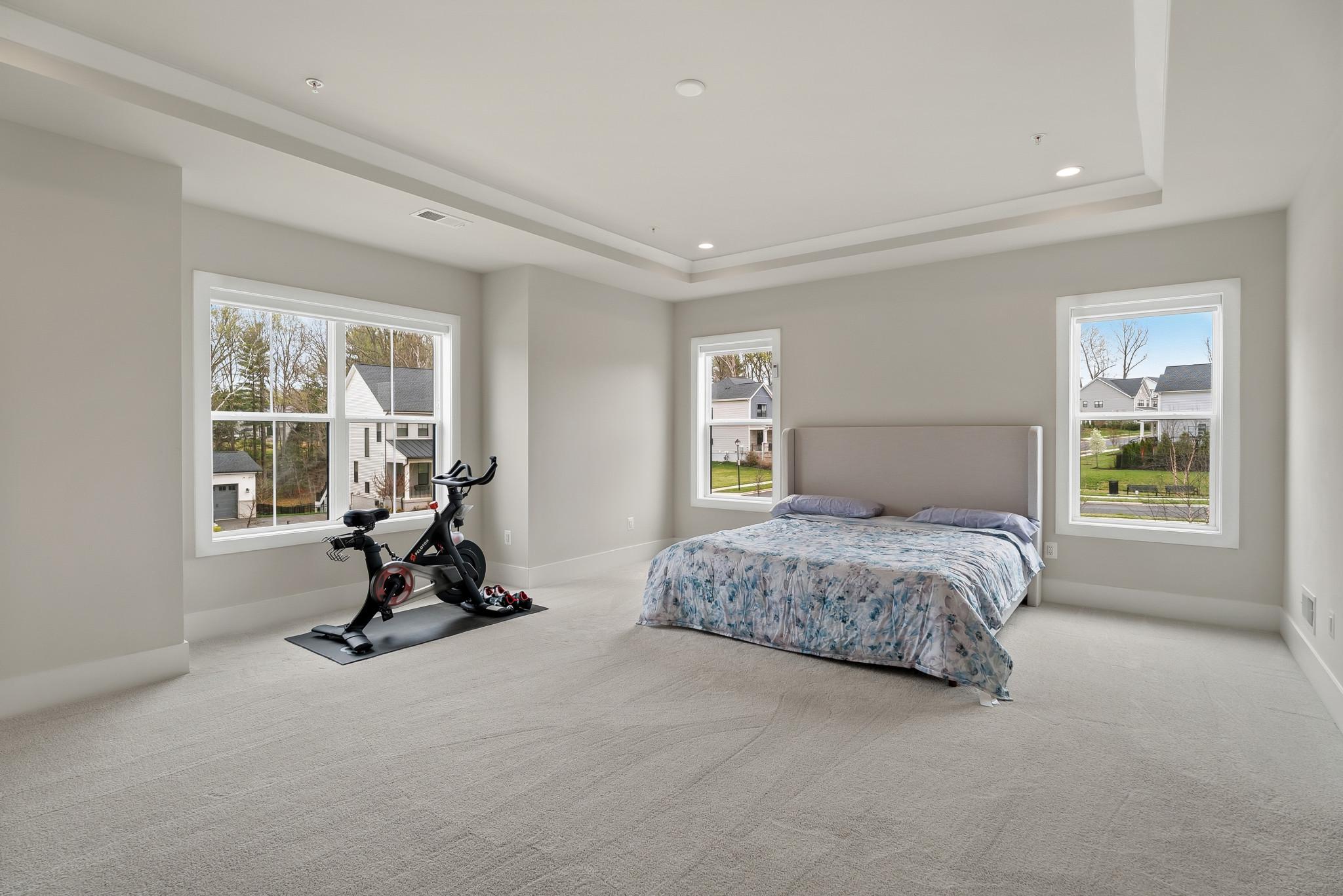 NORTH POTOMAC - Residential