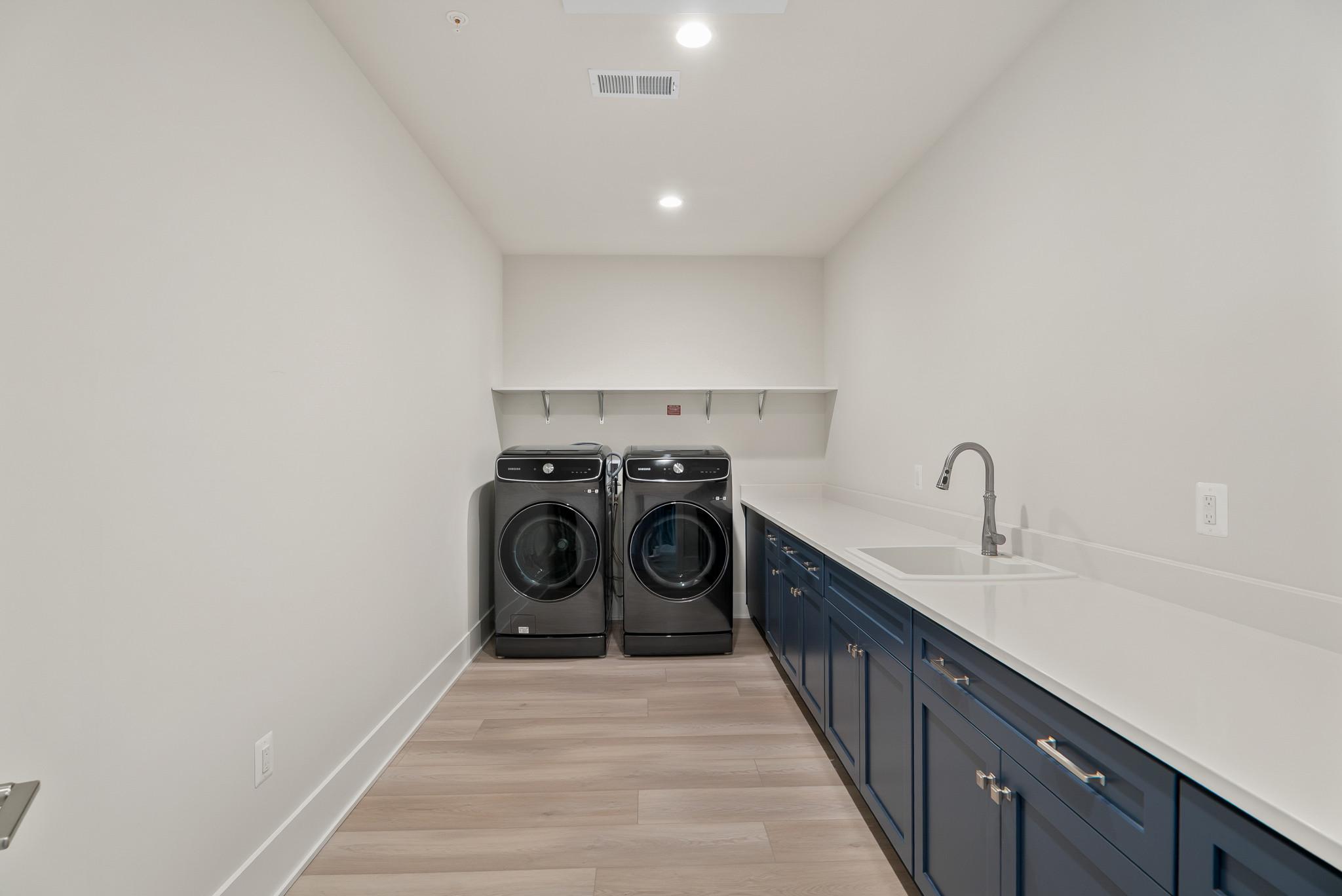 NORTH POTOMAC - Residential