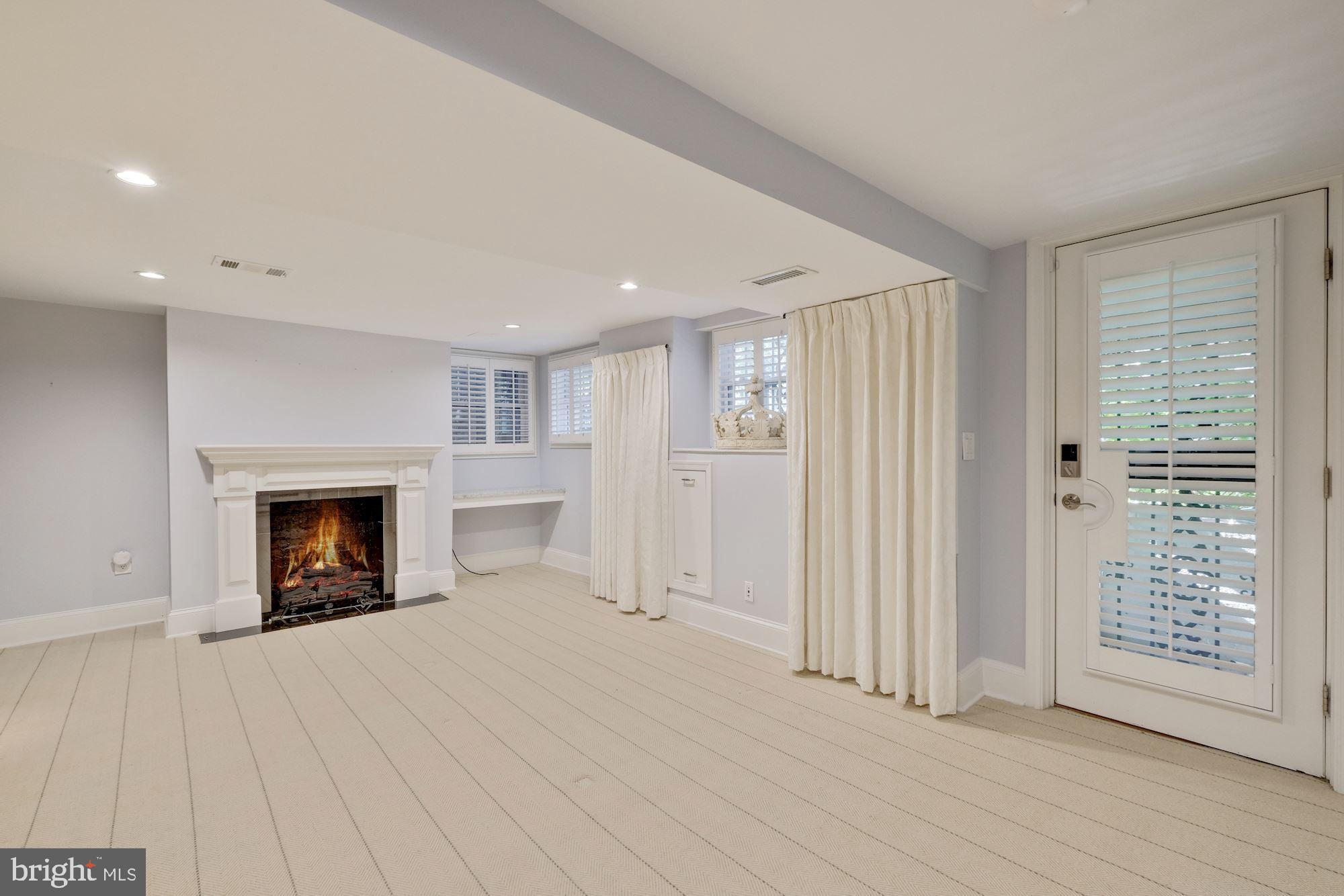 GEORGETOWN - Residential
