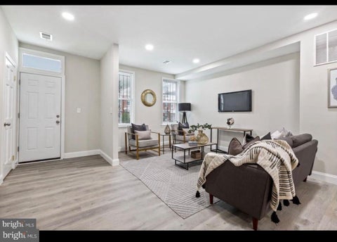 Townhouse For Rent - 720 N Edgewood Street<br/> Baltimore City County, BALTIMORE, MD 21229