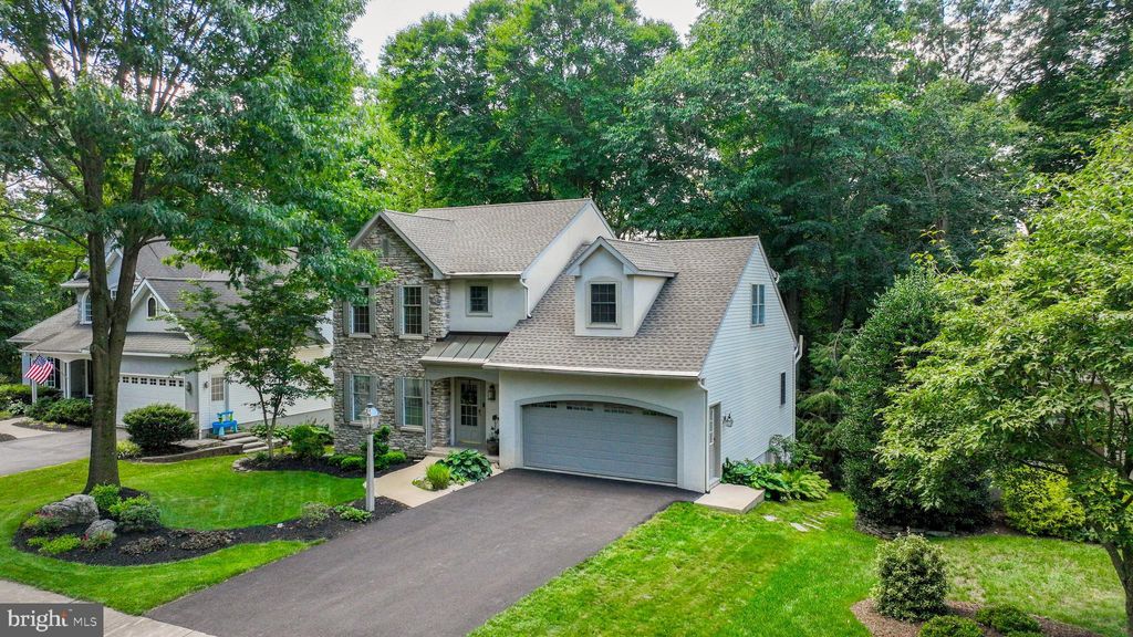 Photo of 9 Sassafras Circle, Lititz, PA 17543 (MLS # PALA2055462)