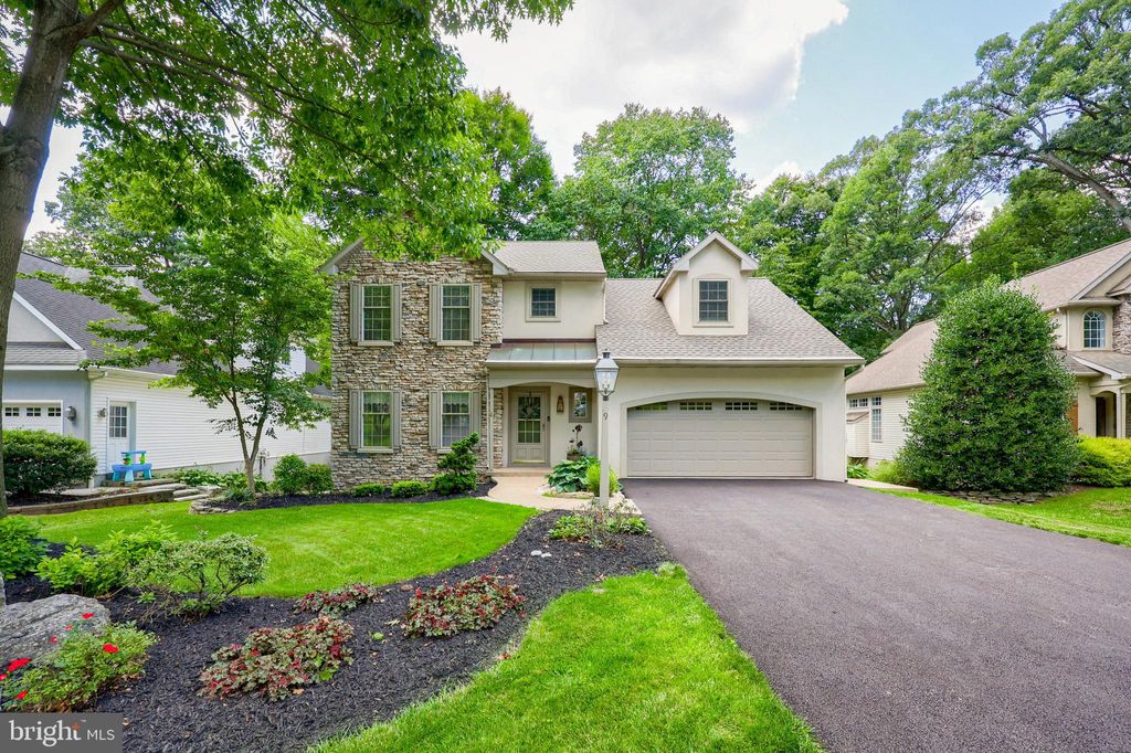 Photo of 9 Sassafras Circle, Lititz, PA 17543 (MLS # PALA2055462)