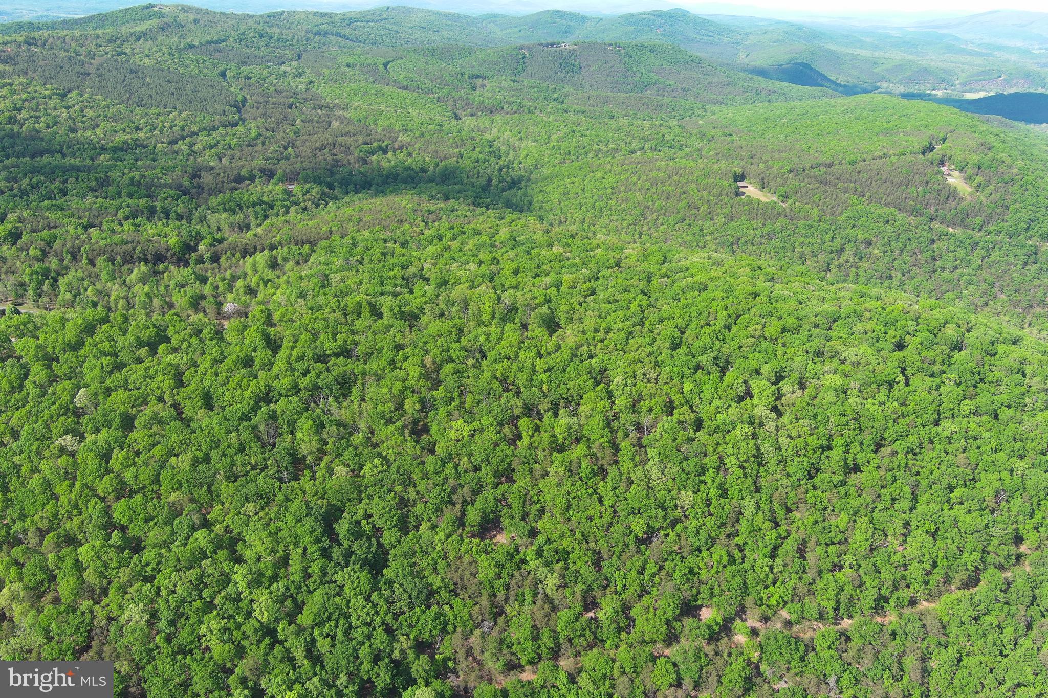 BLUFFS ON THE POTOMAC - Land