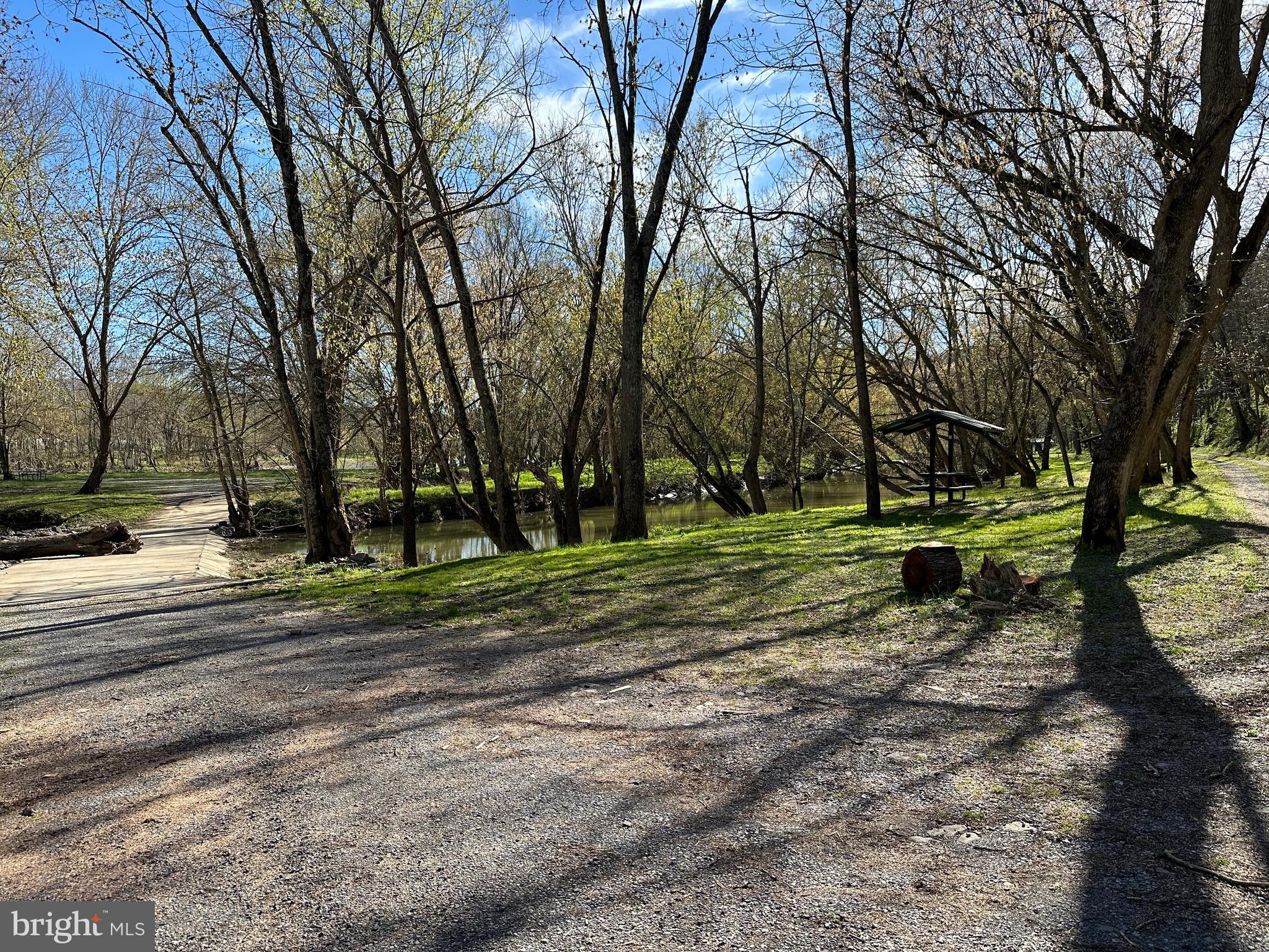 BLUFFS ON THE POTOMAC - Land