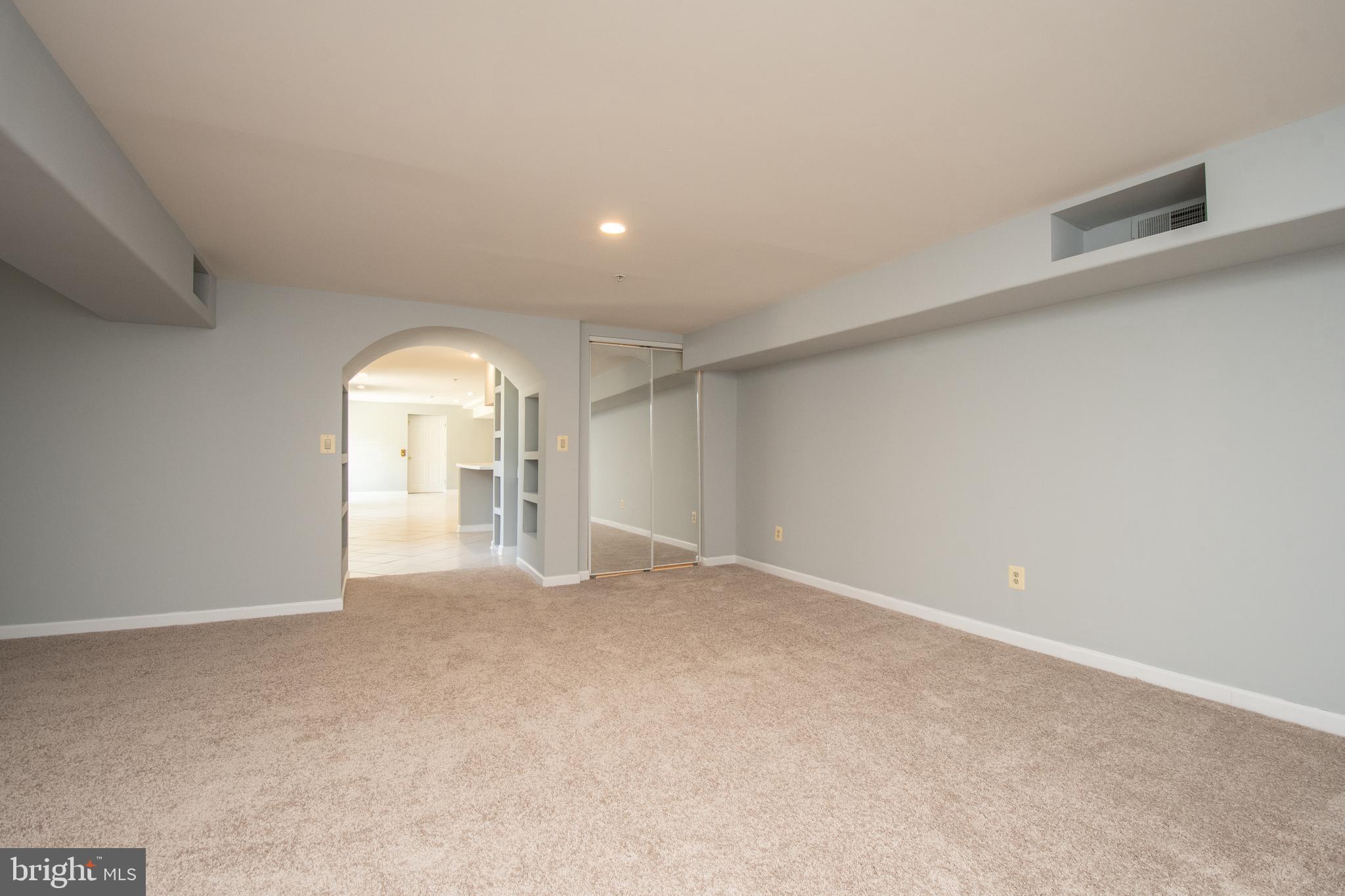 CROOM STATION - Residential