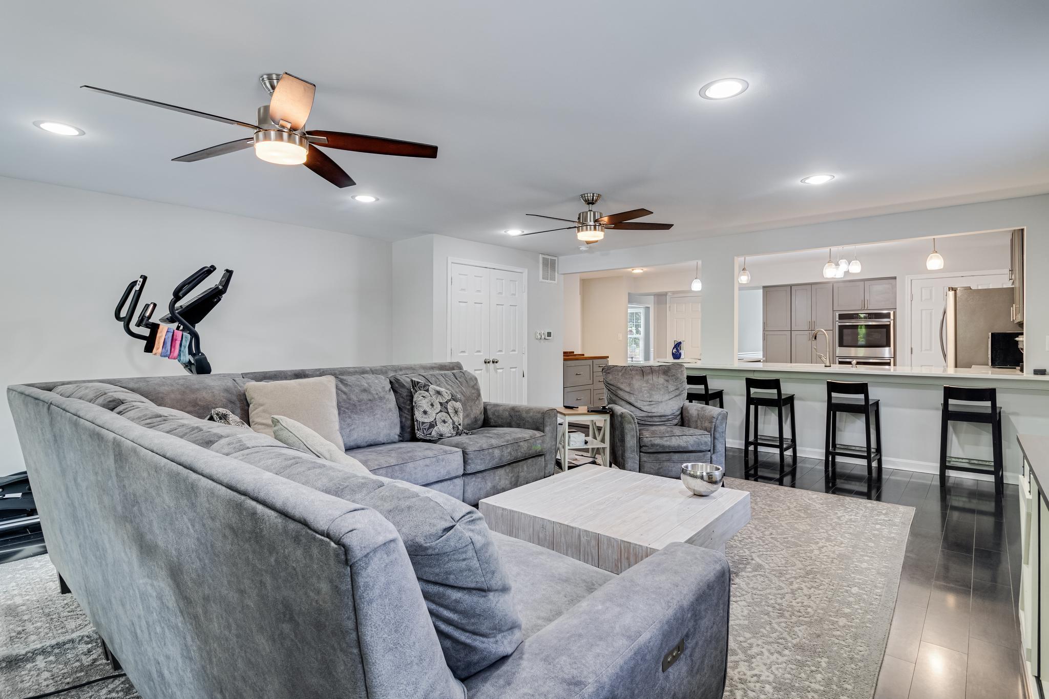 CHAPEL POINT WOODS - Residential