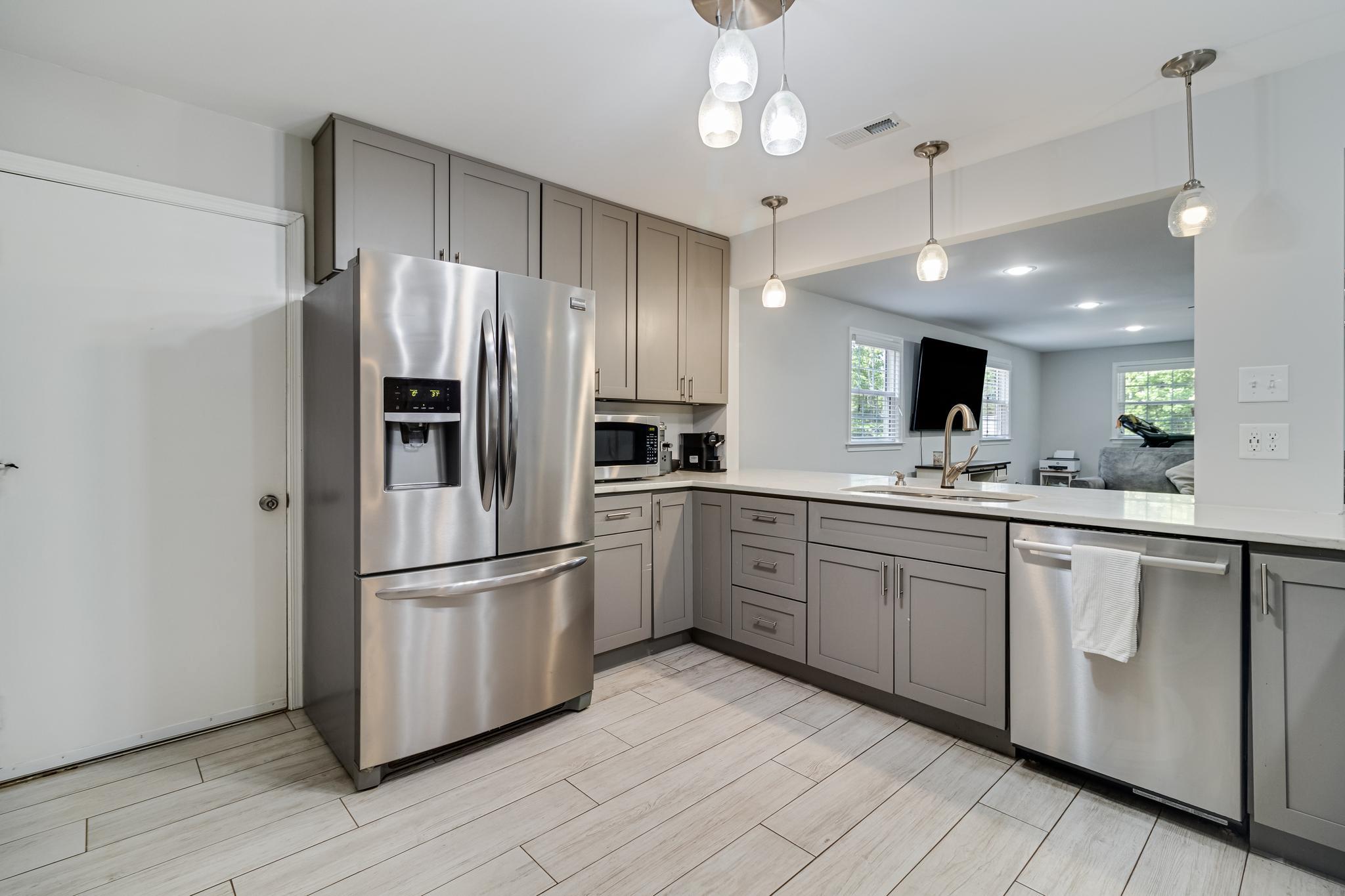 CHAPEL POINT WOODS - Residential
