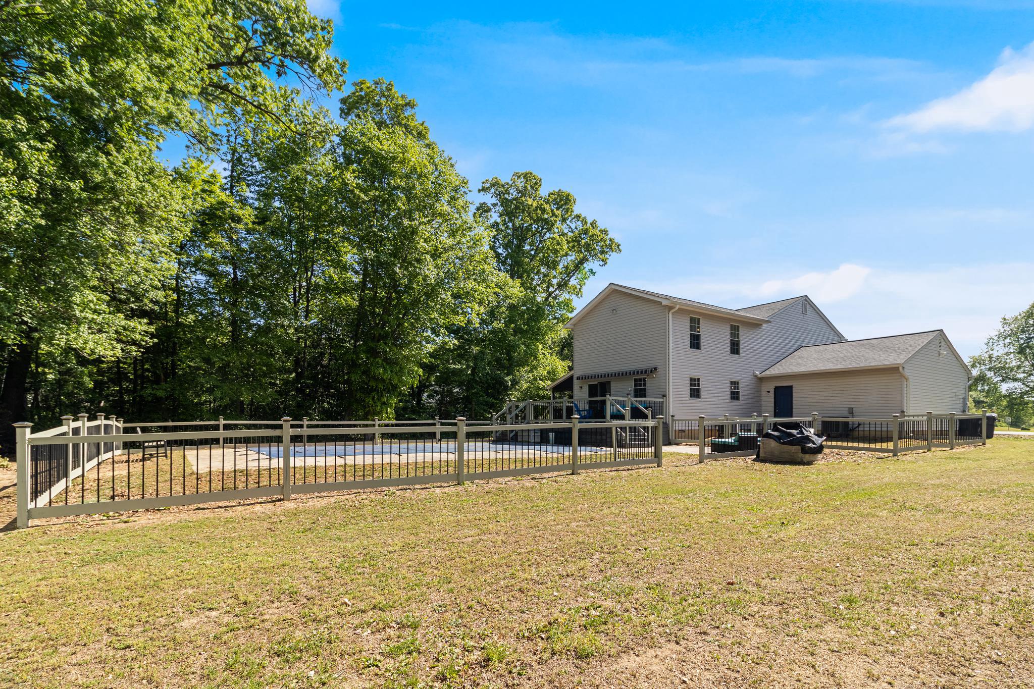 CHAPEL POINT WOODS - Residential