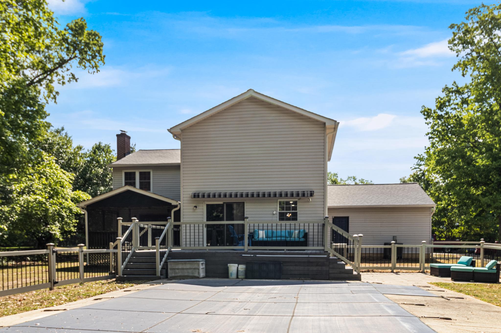 CHAPEL POINT WOODS - Residential